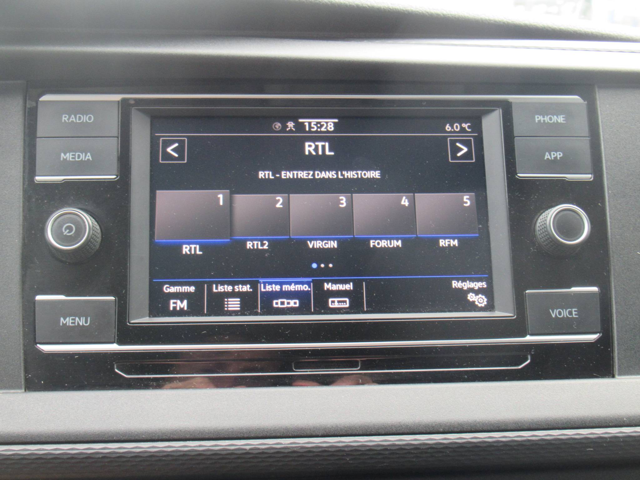 VOLKSWAGEN UTILITAIRES TRANSPORTER 6.1 VAN