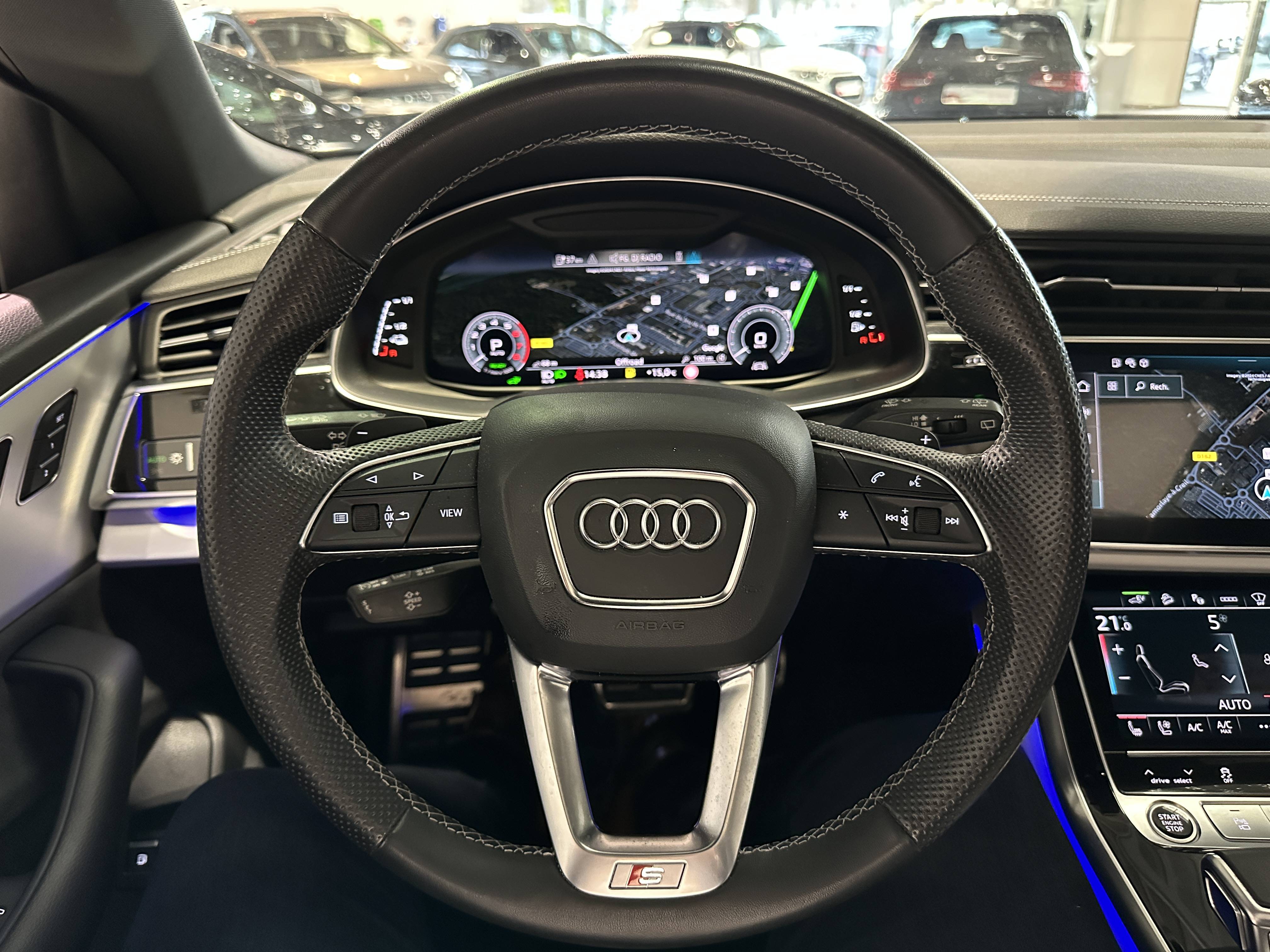 AUDI Q8
