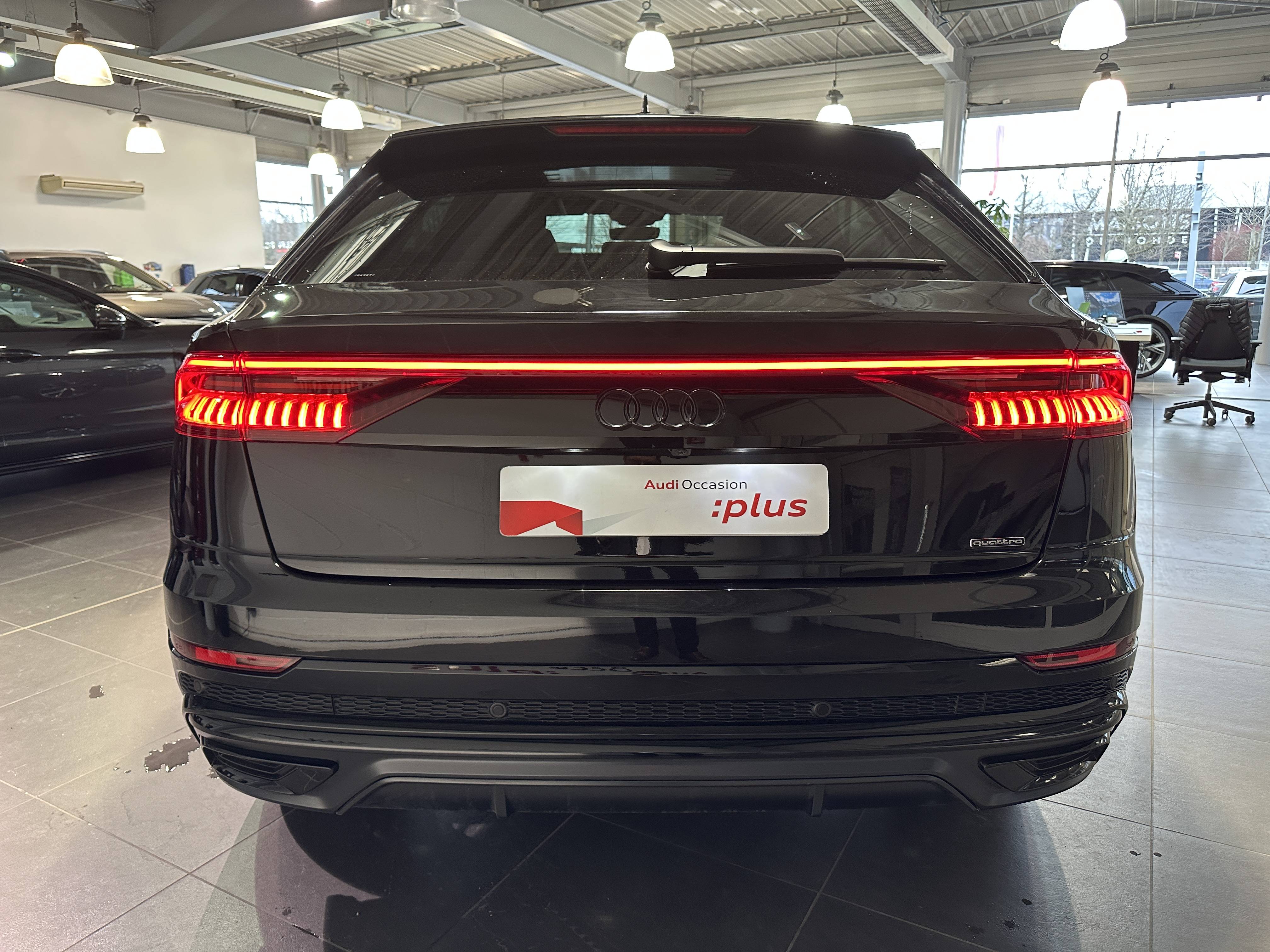 AUDI Q8