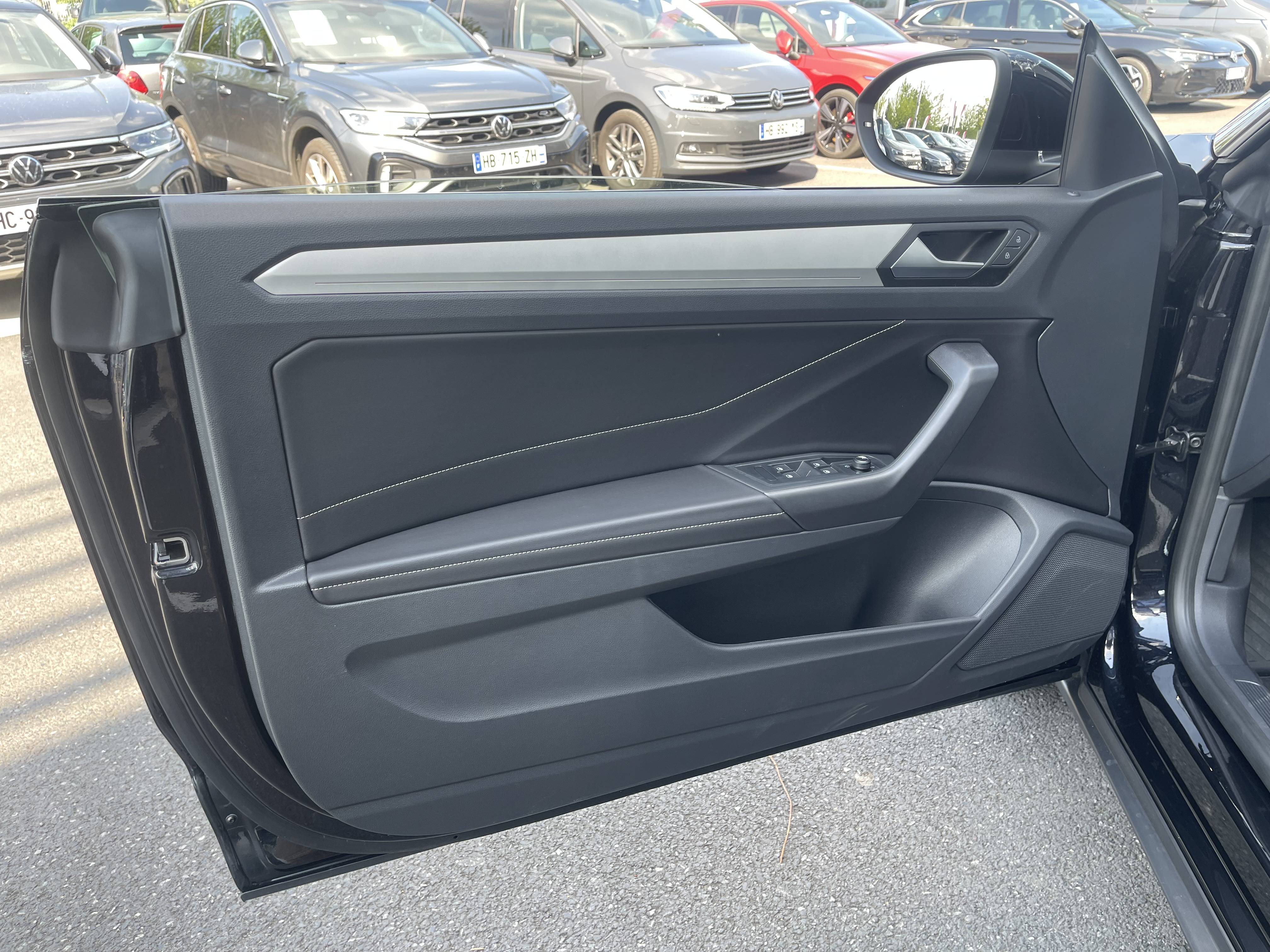 VOLKSWAGEN T-ROC CABRIOLET