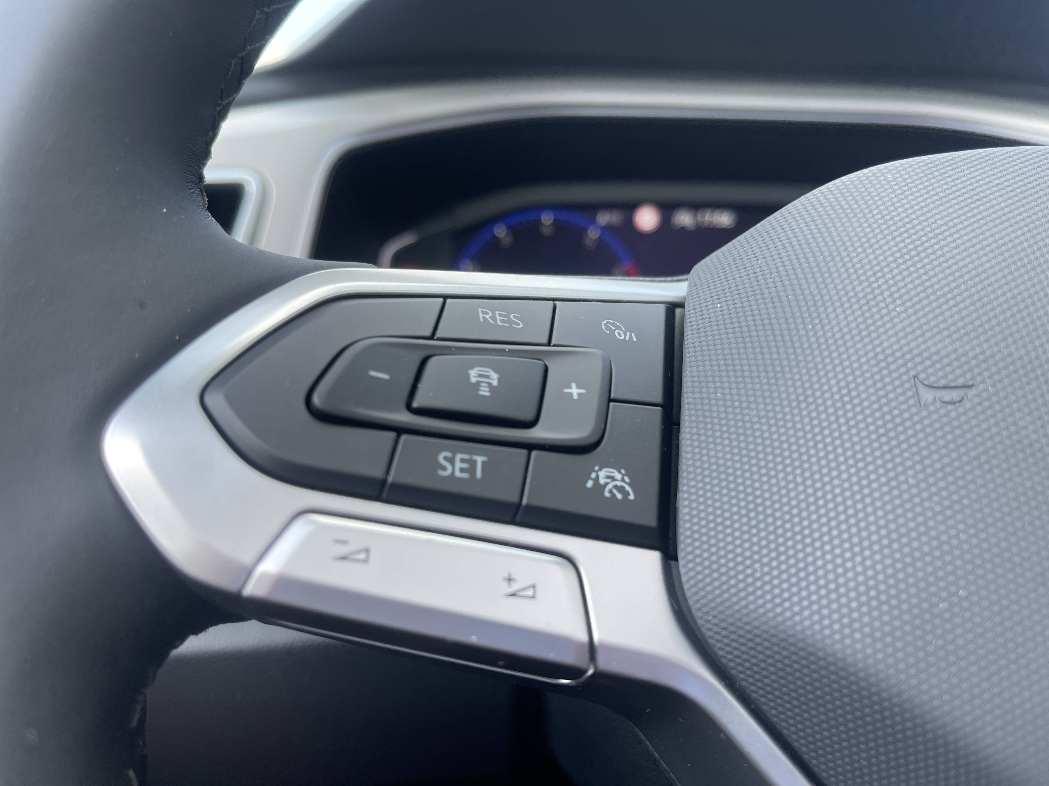 VOLKSWAGEN T-ROC CABRIOLET