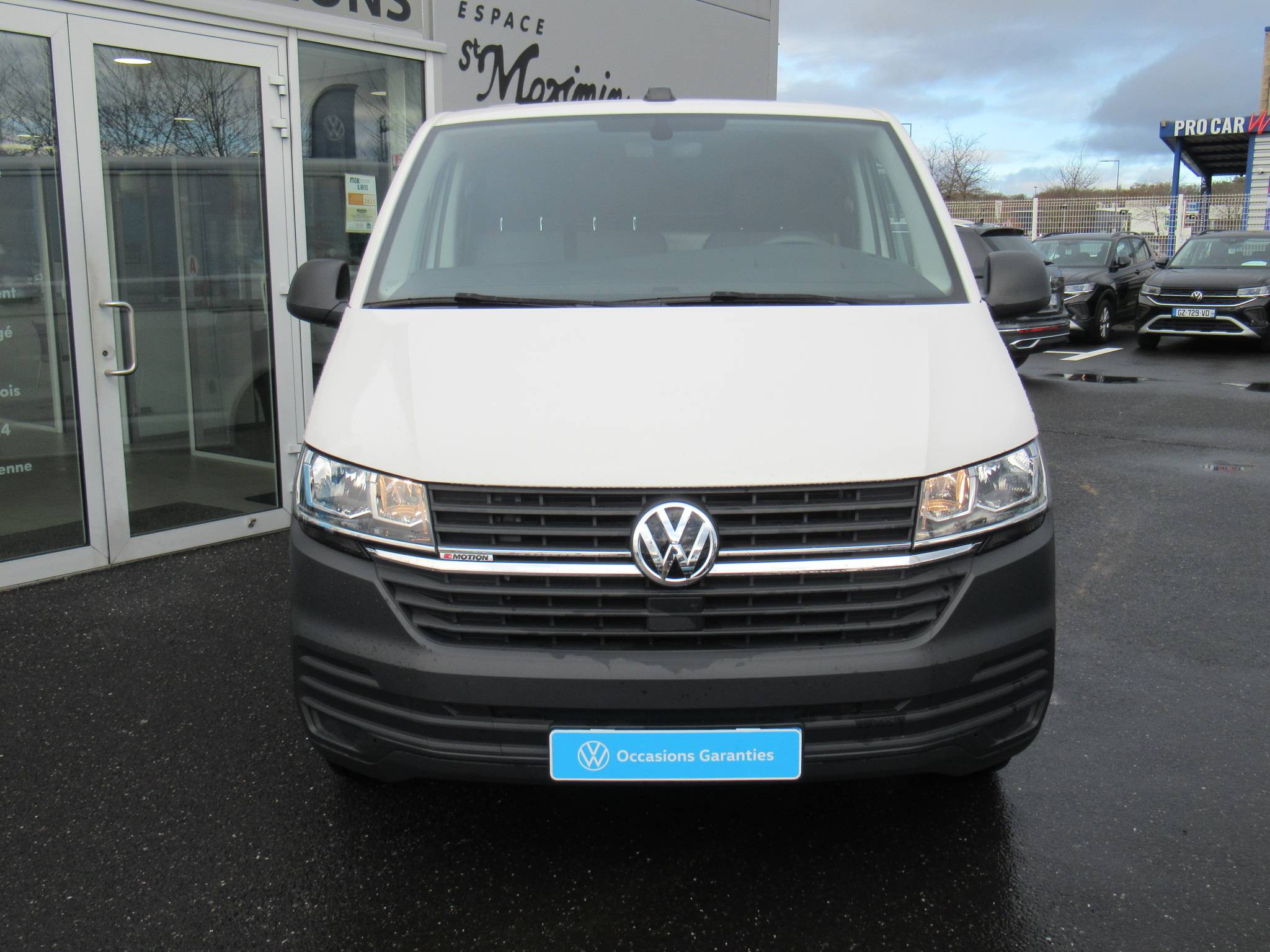 VOLKSWAGEN UTILITAIRES TRANSPORTER 6.1 VAN