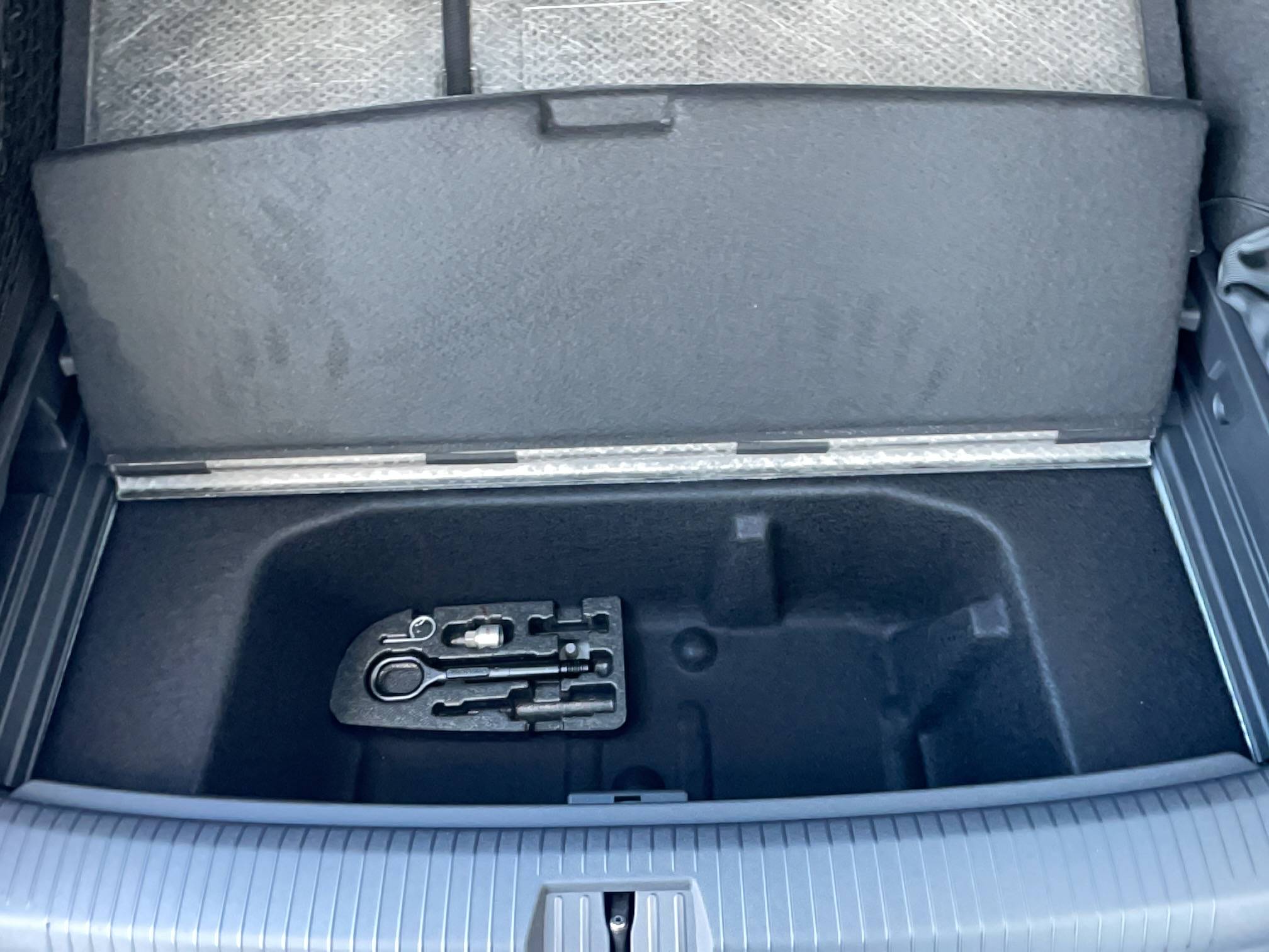 VOLKSWAGEN ID.7 TOURER