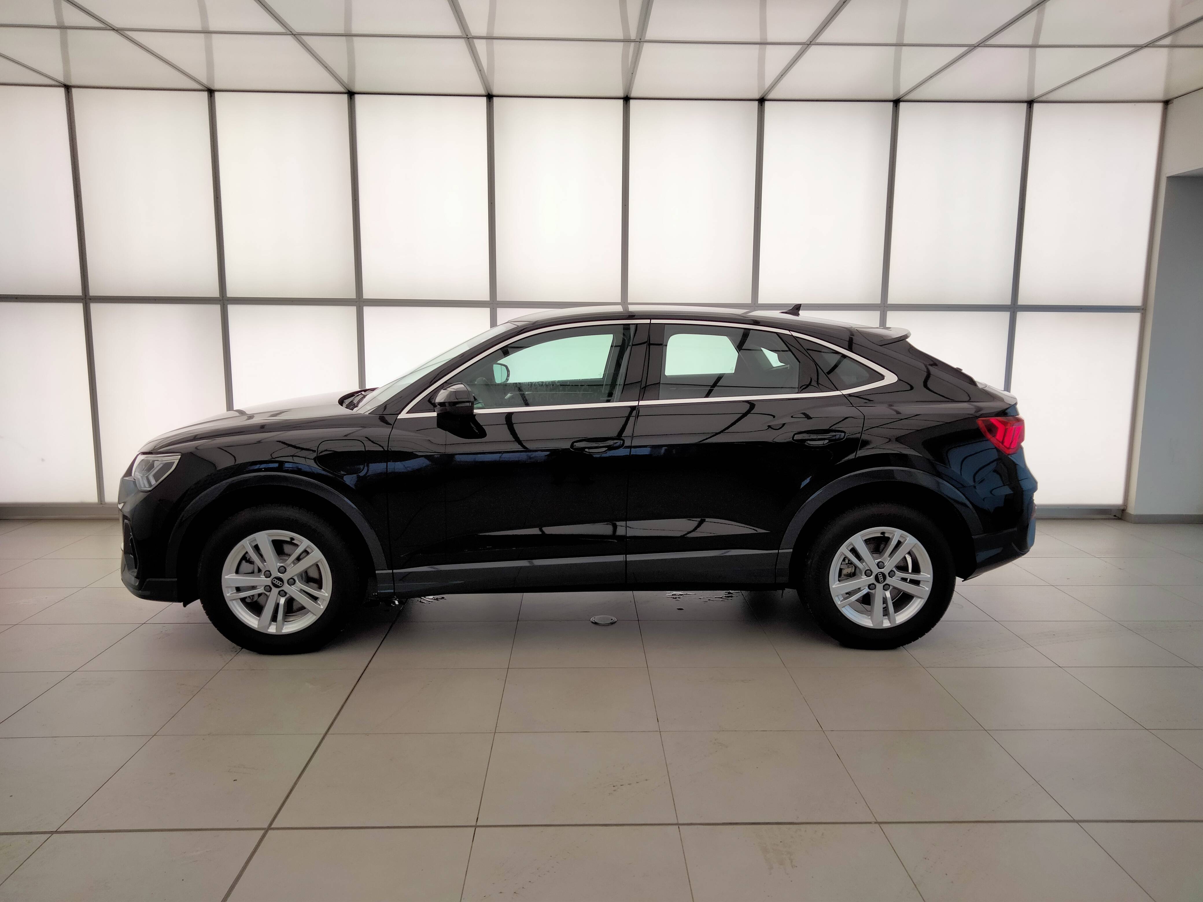 AUDI Q3 SB NEW