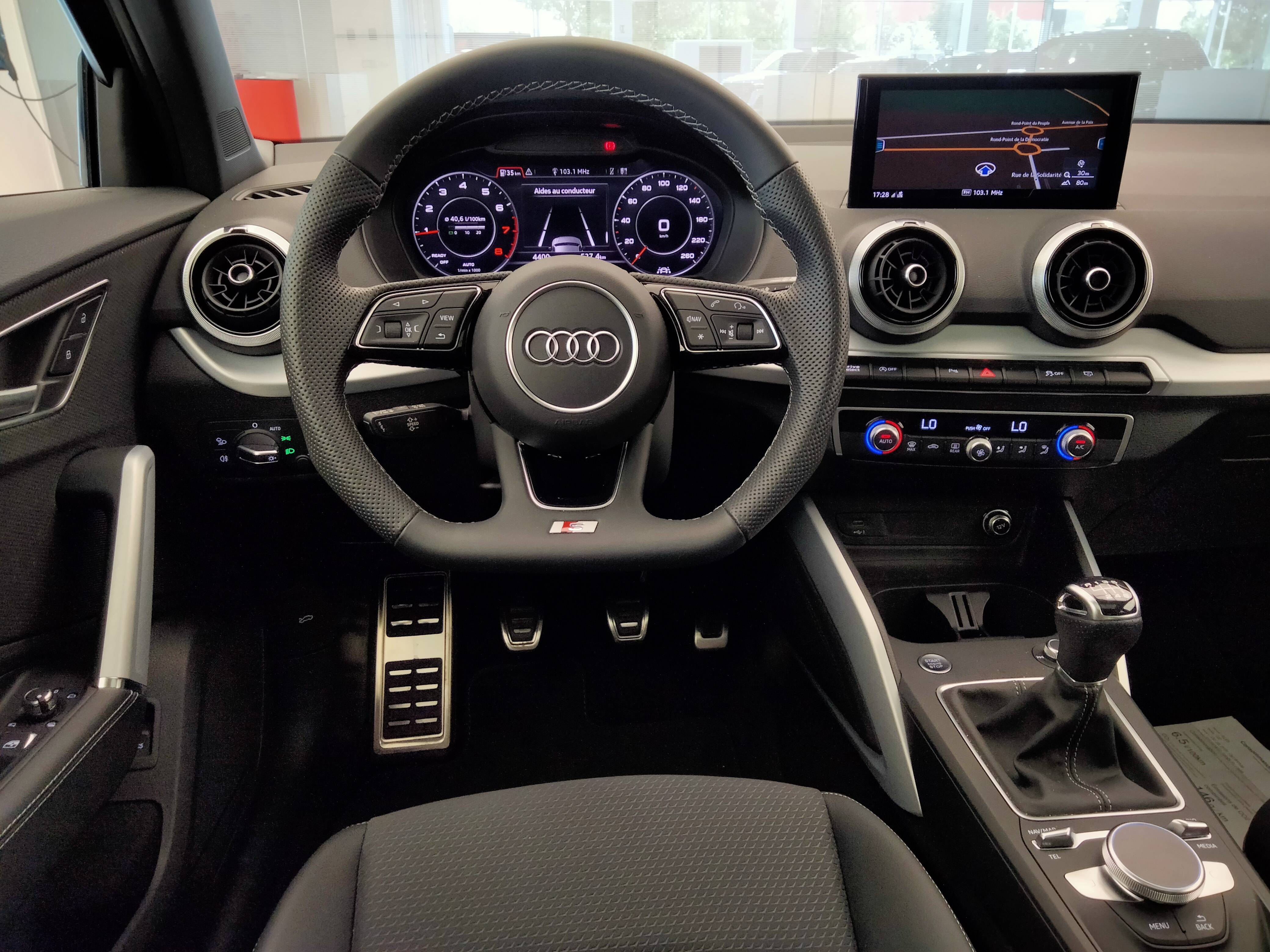 AUDI Q2