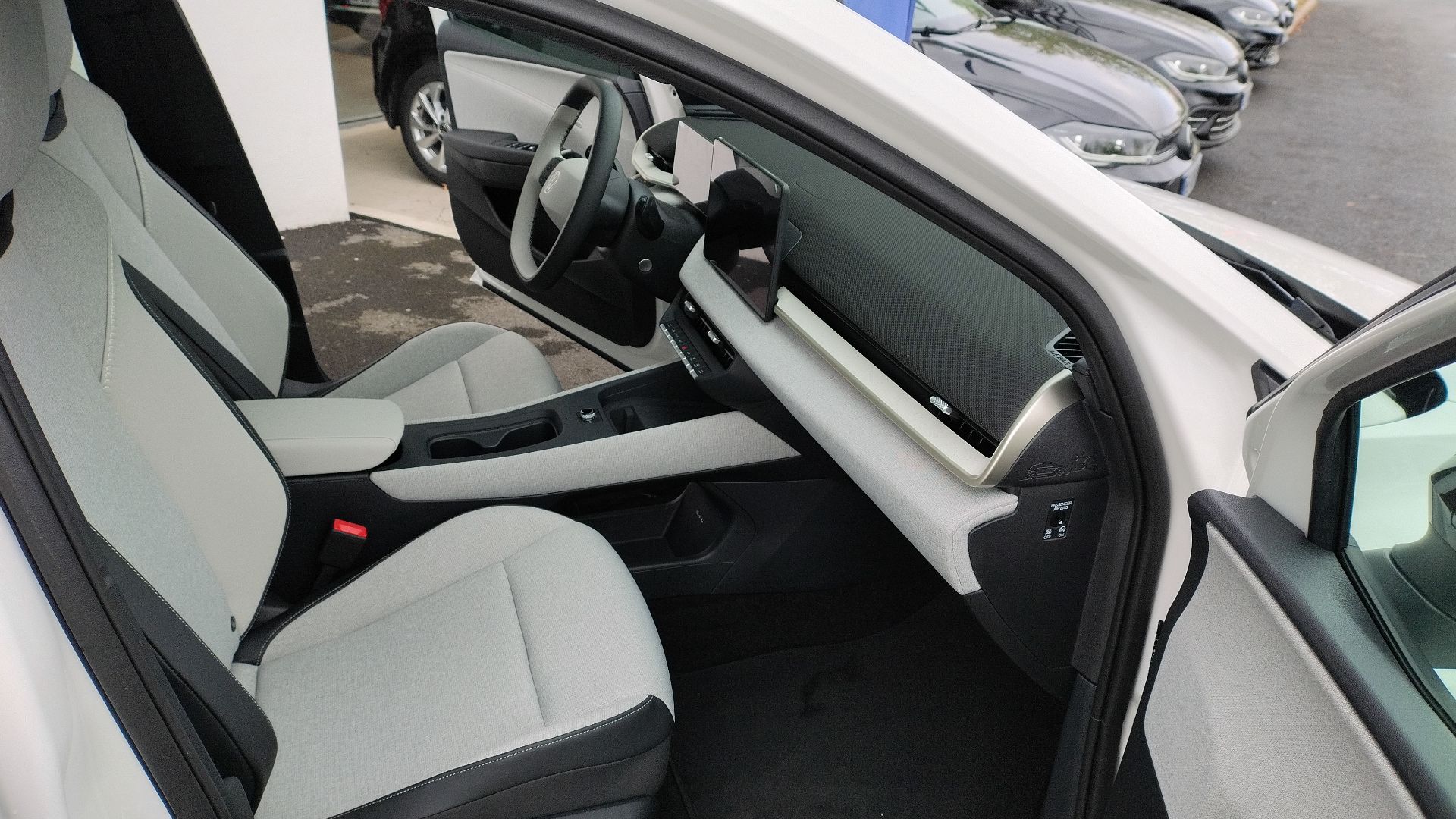 VOLKSWAGEN ID. POLO