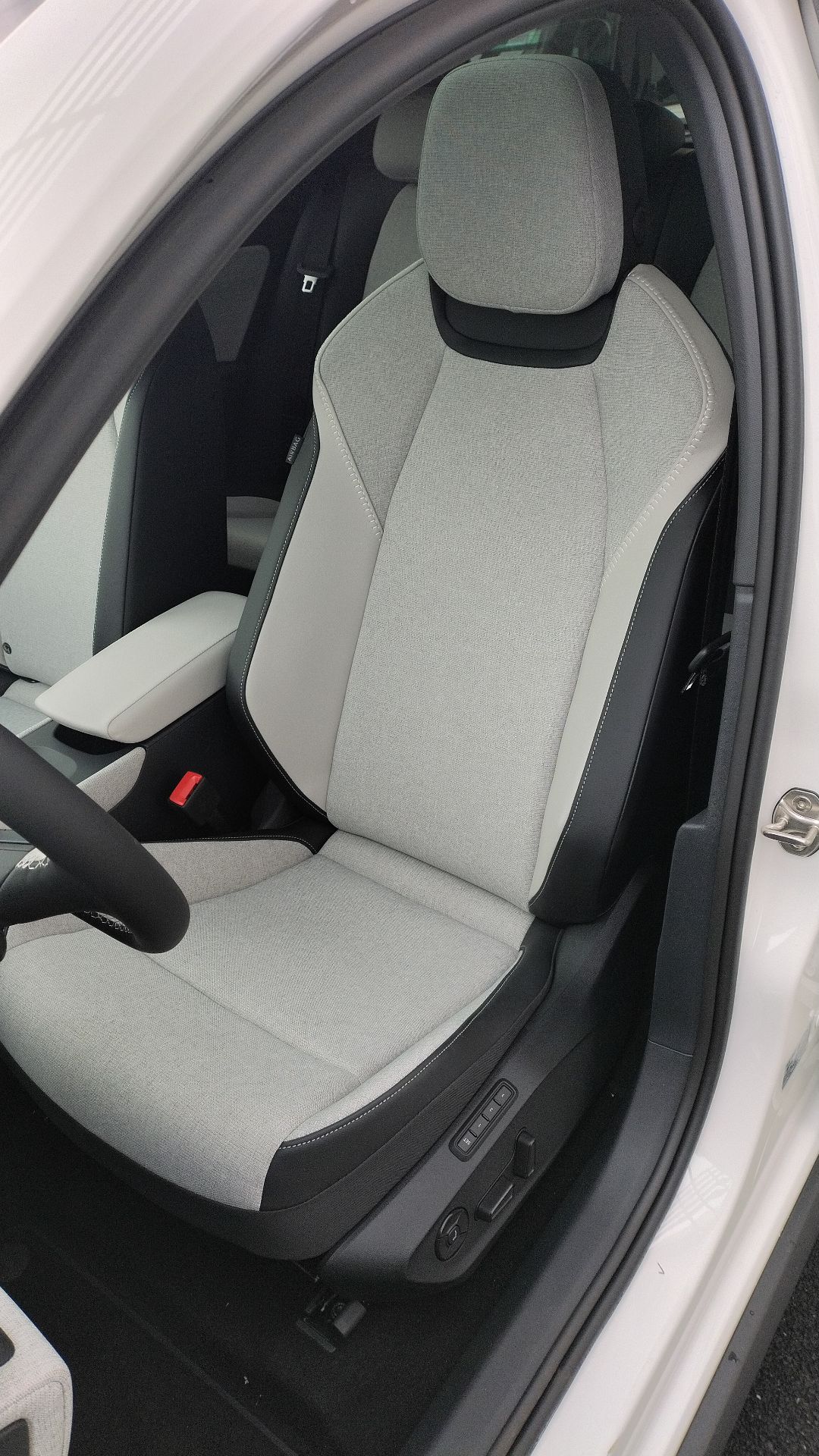 VOLKSWAGEN ID. POLO
