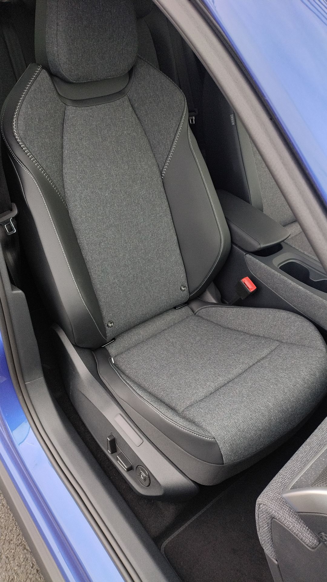 VOLKSWAGEN ID. POLO