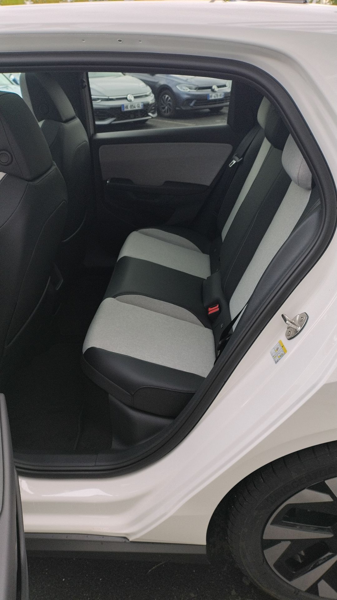 VOLKSWAGEN ID. POLO