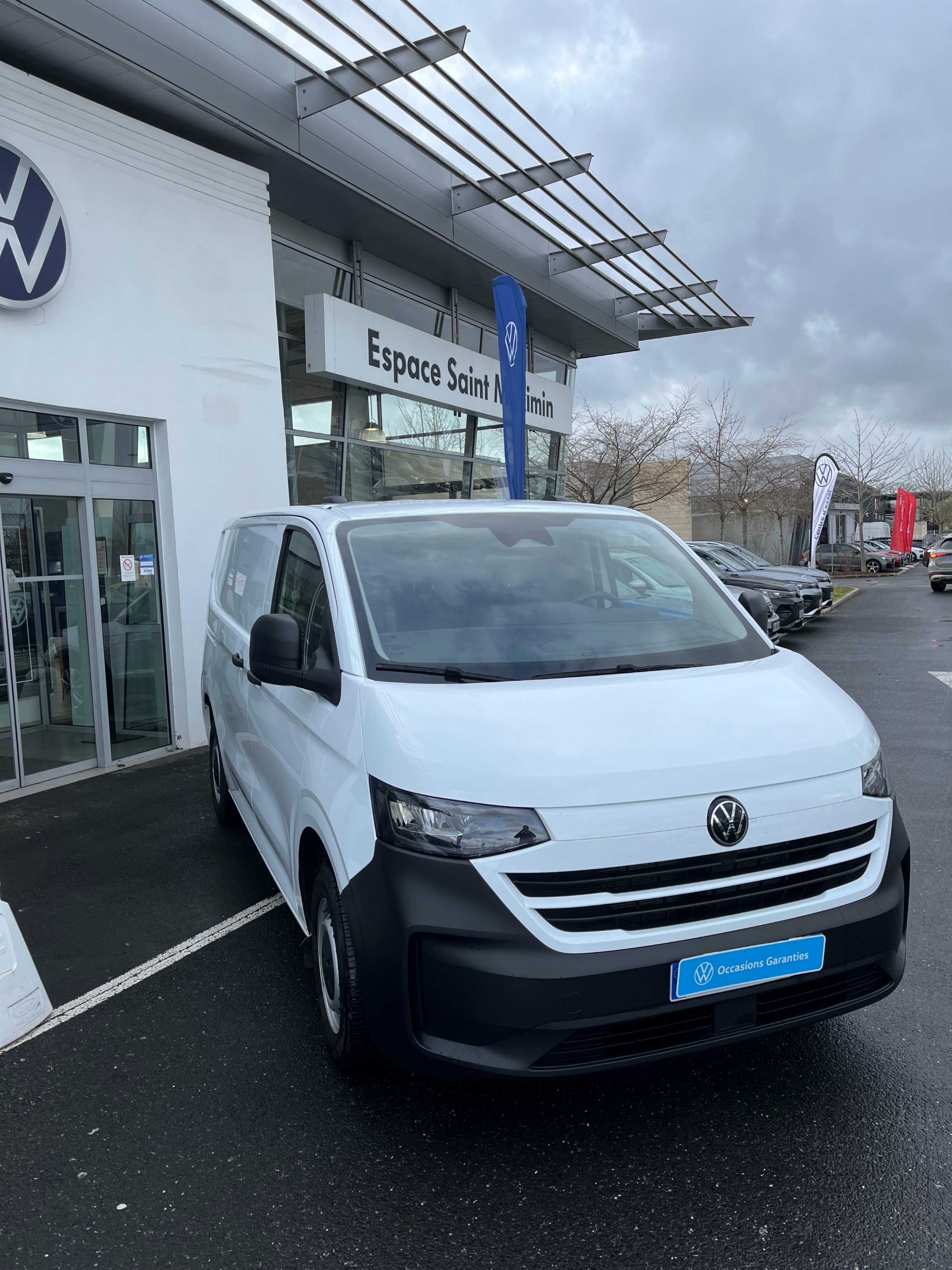 VOLKSWAGEN UTILITAIRES TRANSPORTER VAN