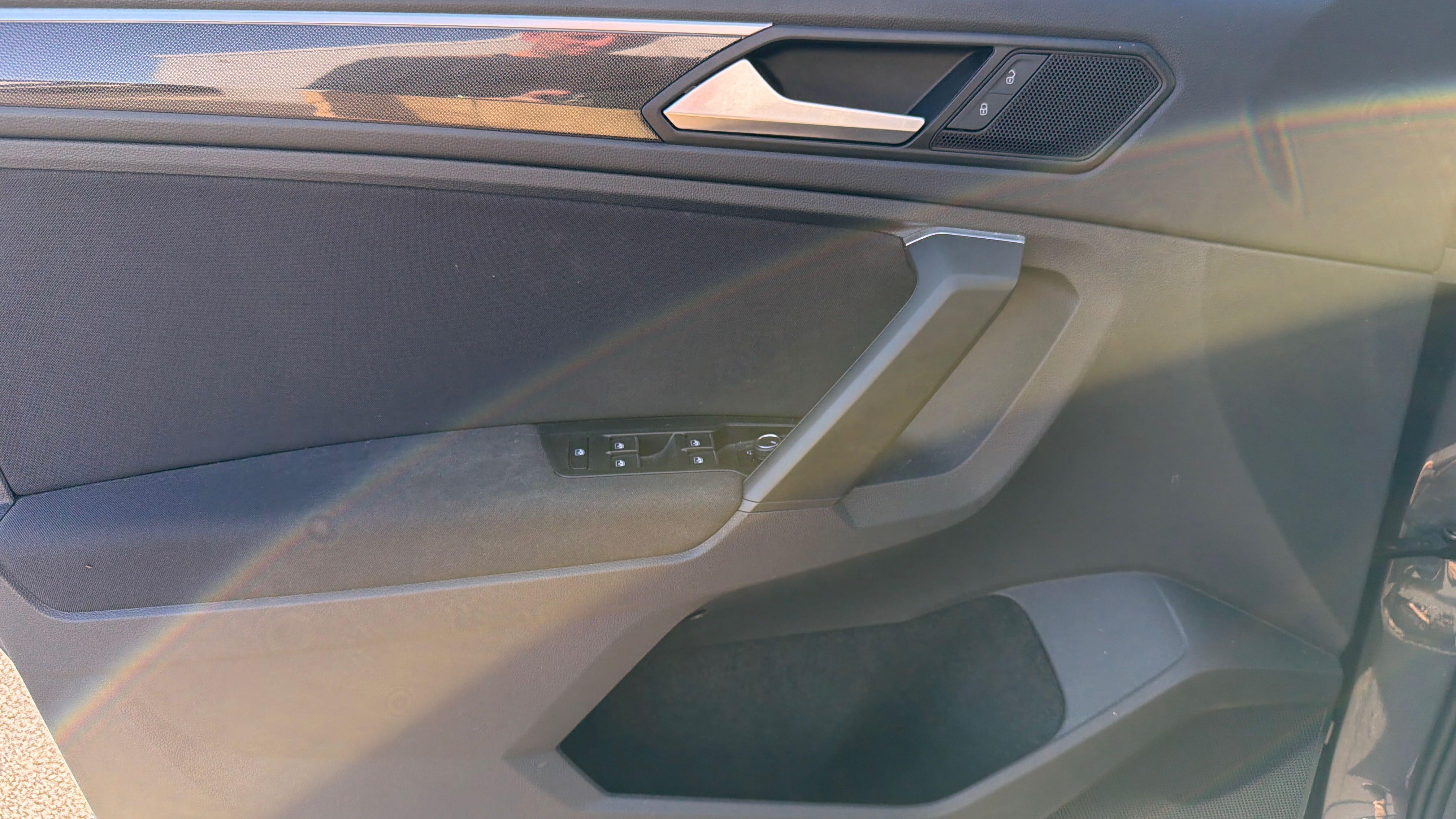 VOLKSWAGEN TIGUAN BUSINESS