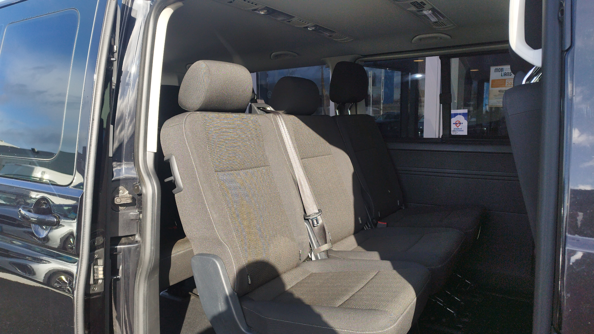 VOLKSWAGEN UTILITAIRES CARAVELLE