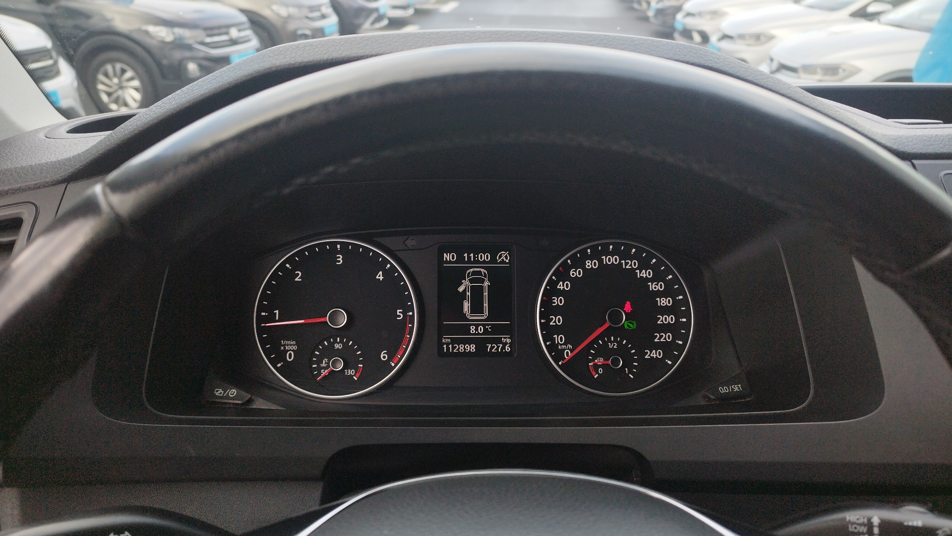 VOLKSWAGEN UTILITAIRES CARAVELLE