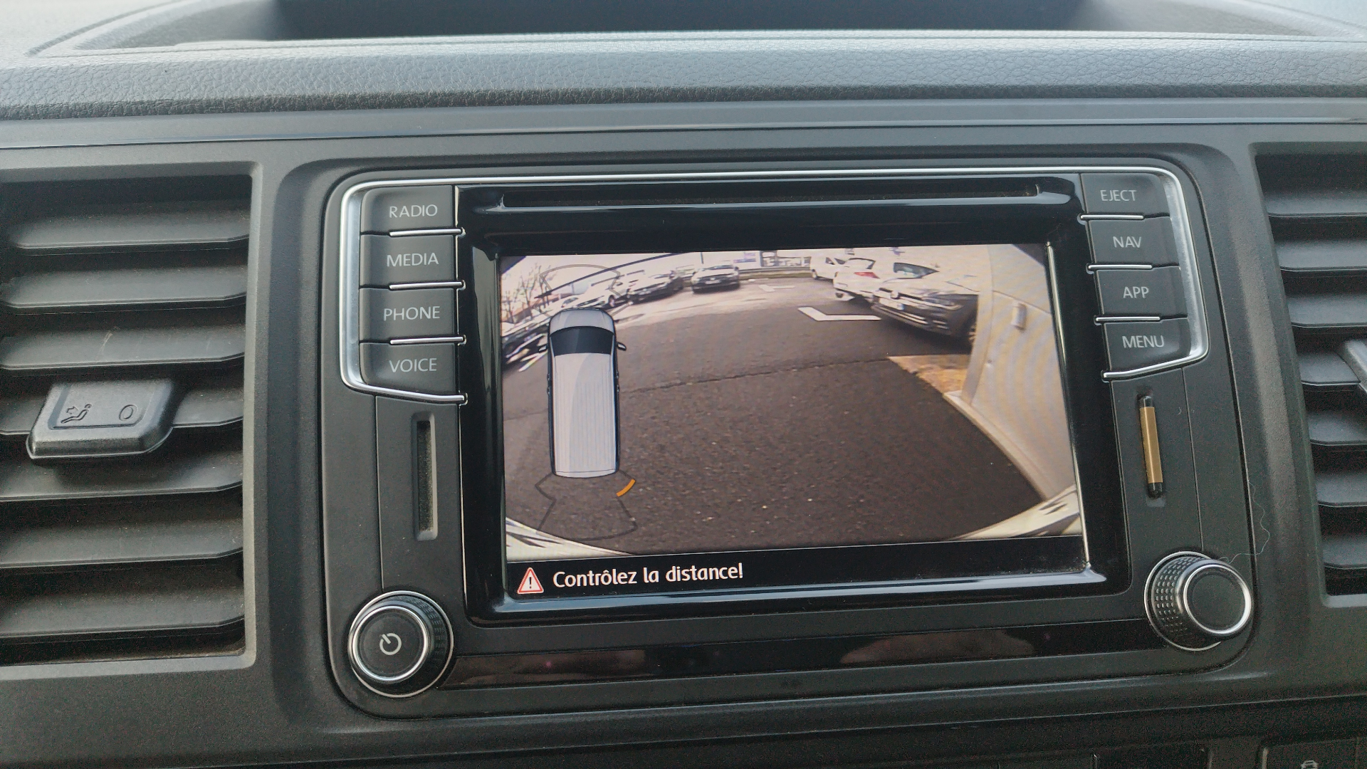 VOLKSWAGEN UTILITAIRES CARAVELLE