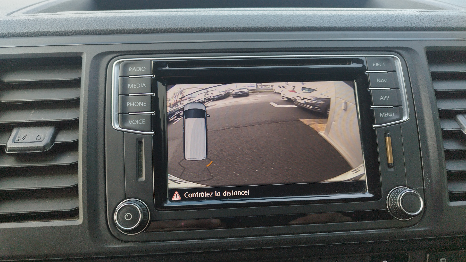 VOLKSWAGEN UTILITAIRES CARAVELLE