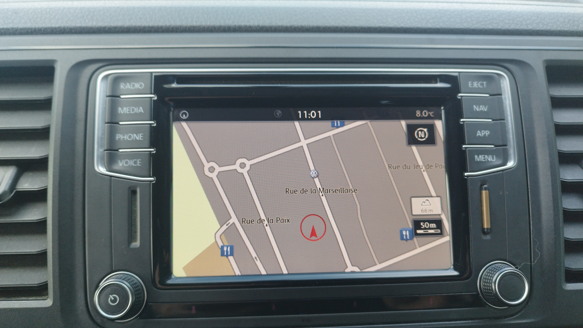 VOLKSWAGEN UTILITAIRES CARAVELLE