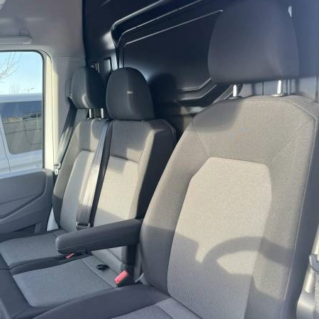 VOLKSWAGEN UTILITAIRES CRAFTER VAN