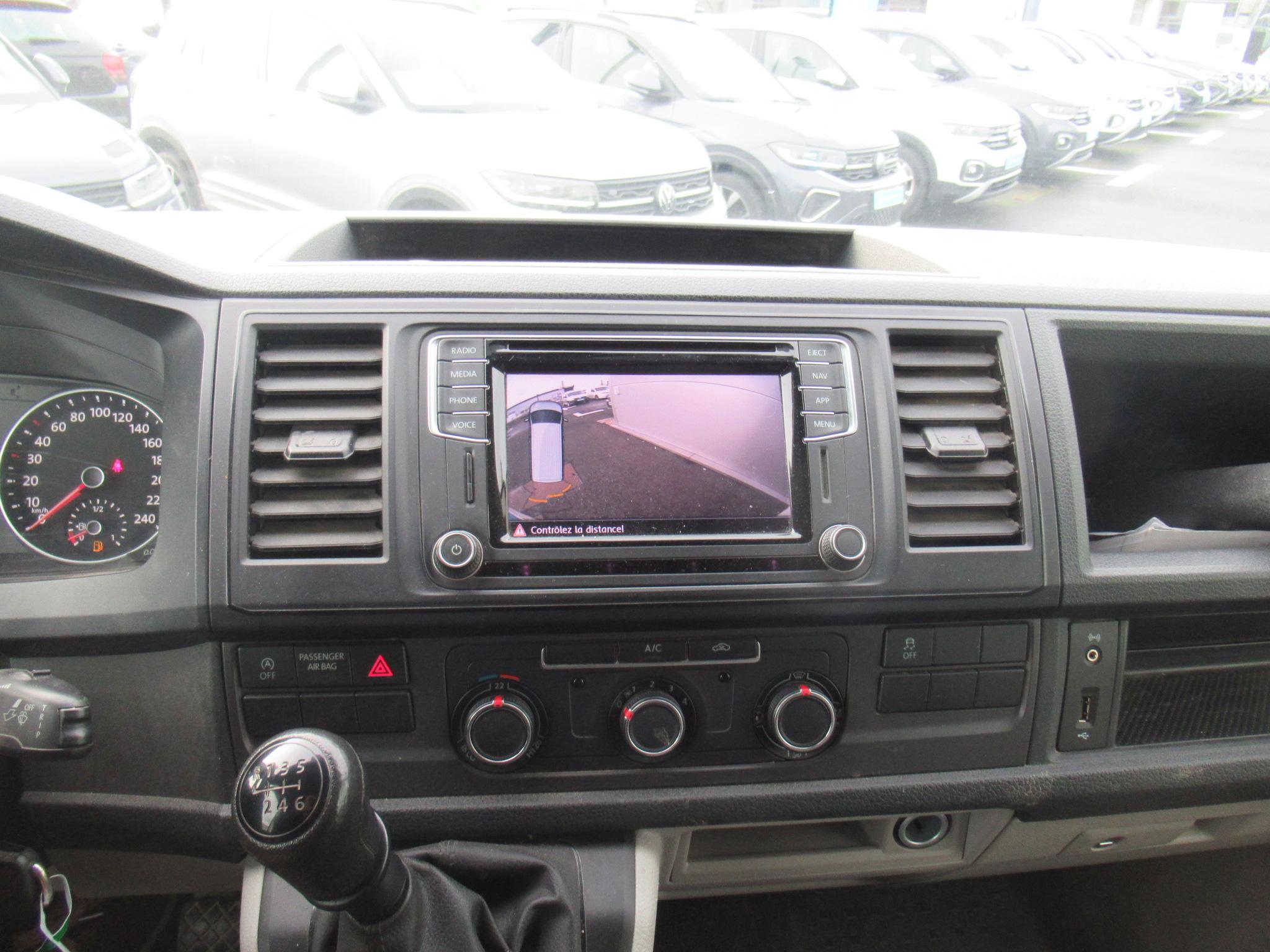 VOLKSWAGEN UTILITAIRES TRANSPORTER 6.1 VAN