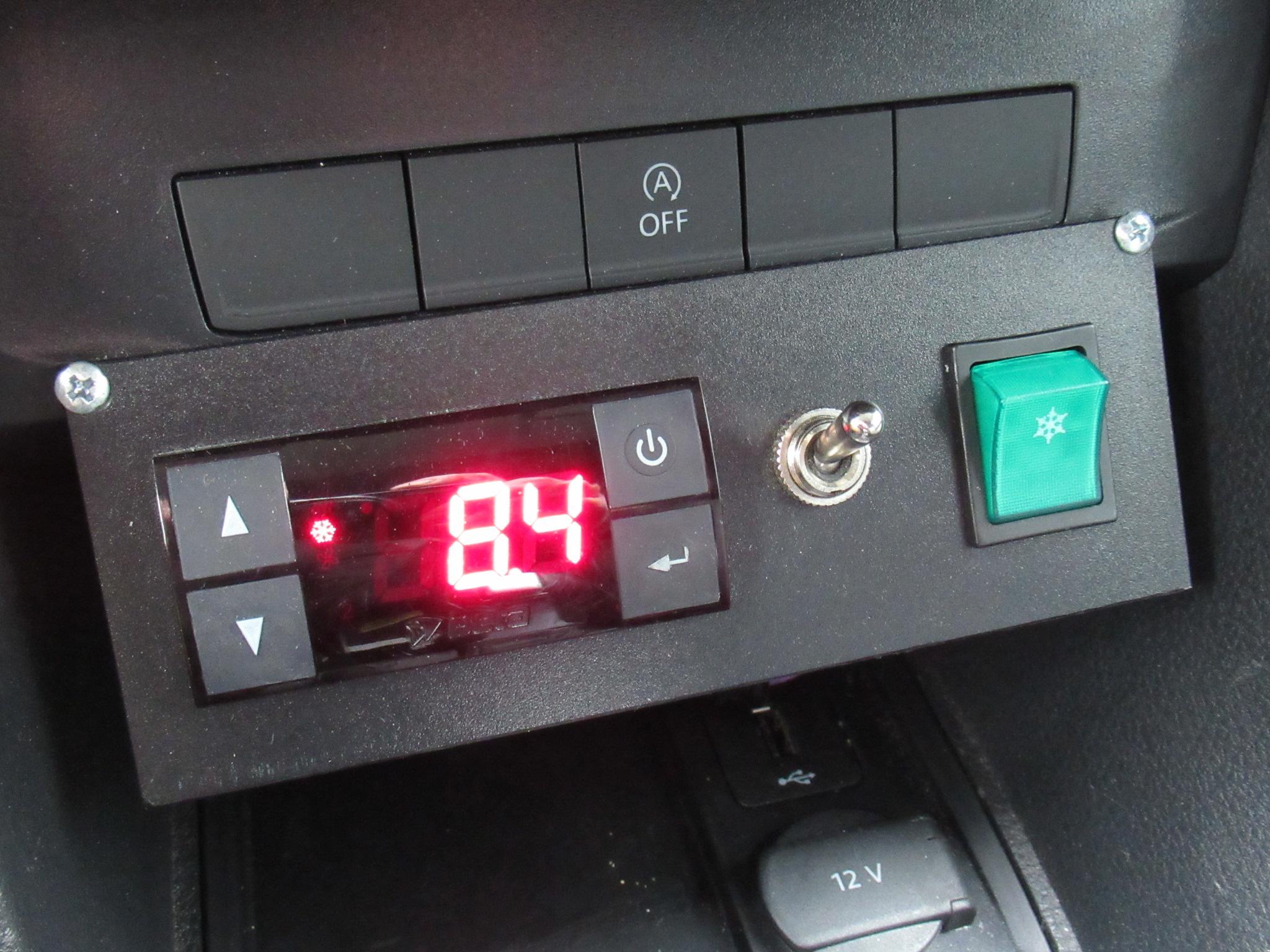 VOLKSWAGEN UTILITAIRES CADDY VAN MAXI