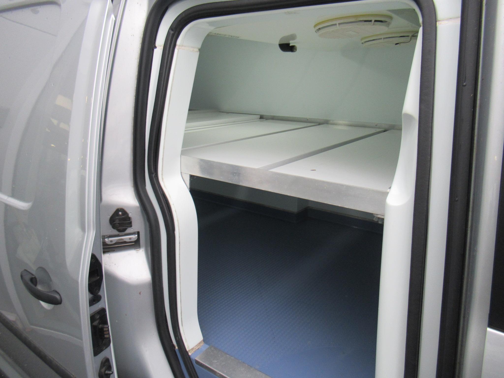 VOLKSWAGEN UTILITAIRES CADDY VAN MAXI