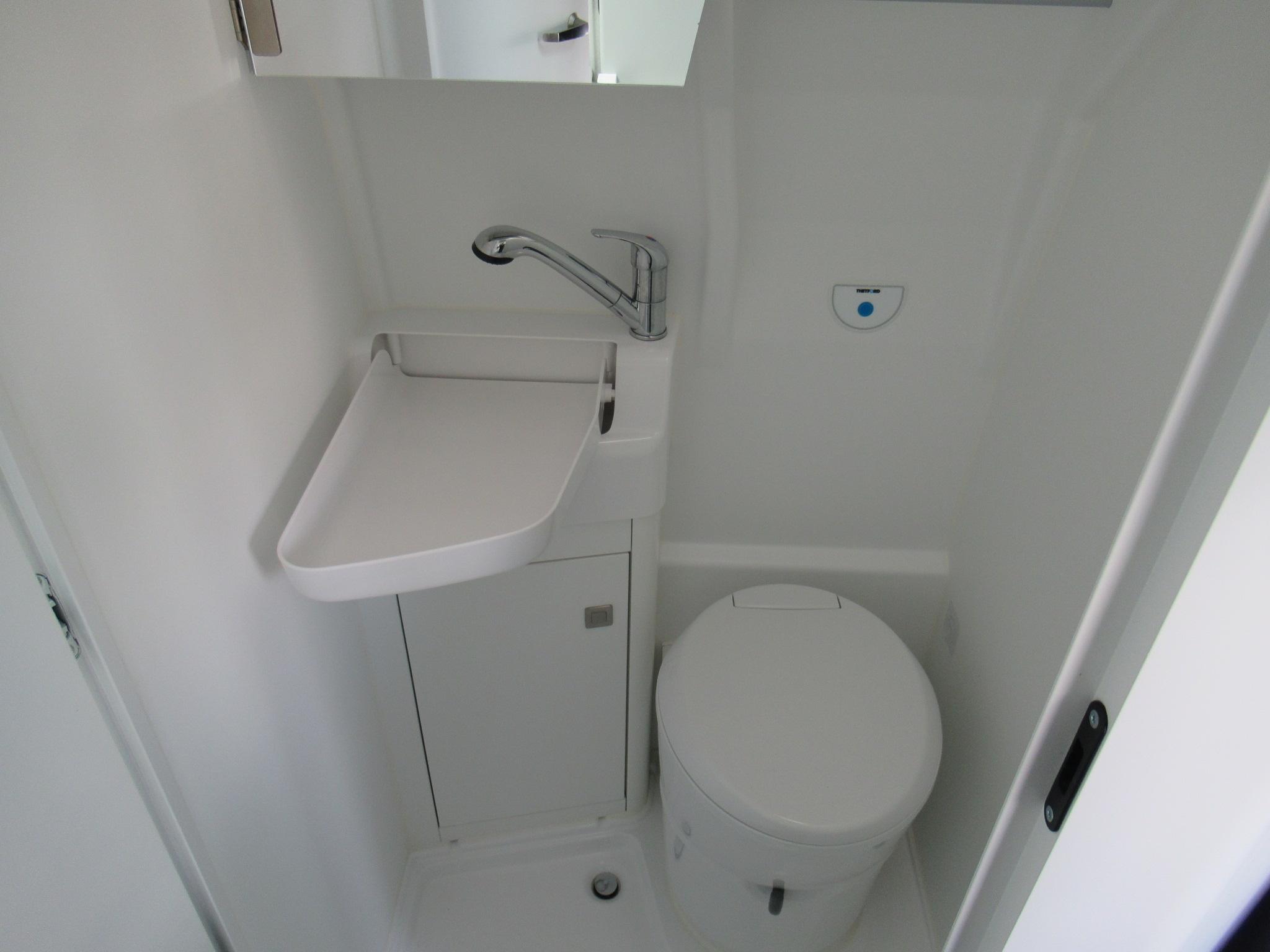 VOLKSWAGEN UTILITAIRES GRAND CALIFORNIA