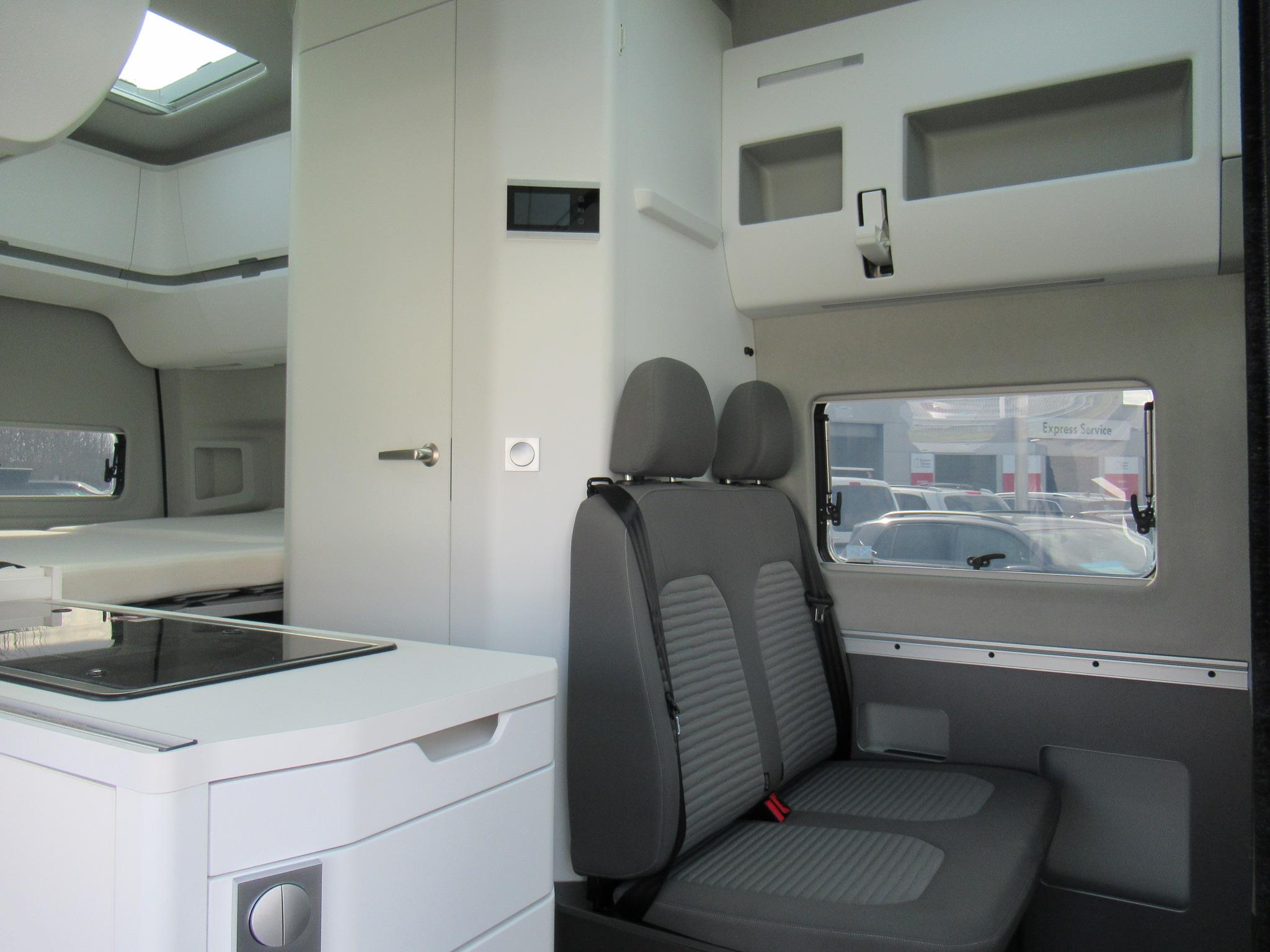 VOLKSWAGEN UTILITAIRES GRAND CALIFORNIA