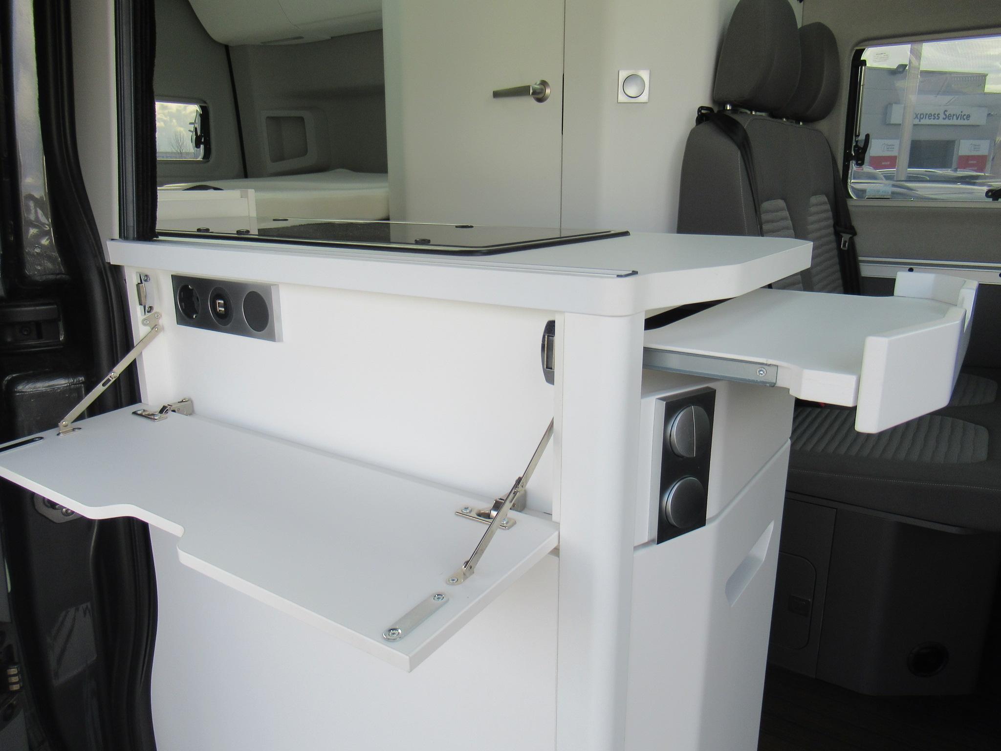 VOLKSWAGEN UTILITAIRES GRAND CALIFORNIA