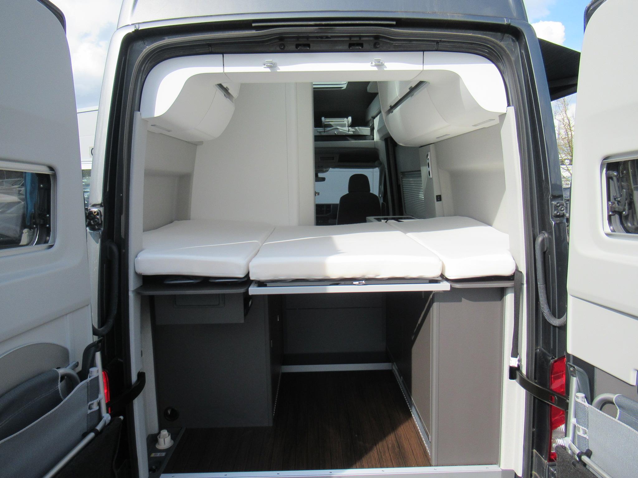 VOLKSWAGEN UTILITAIRES GRAND CALIFORNIA