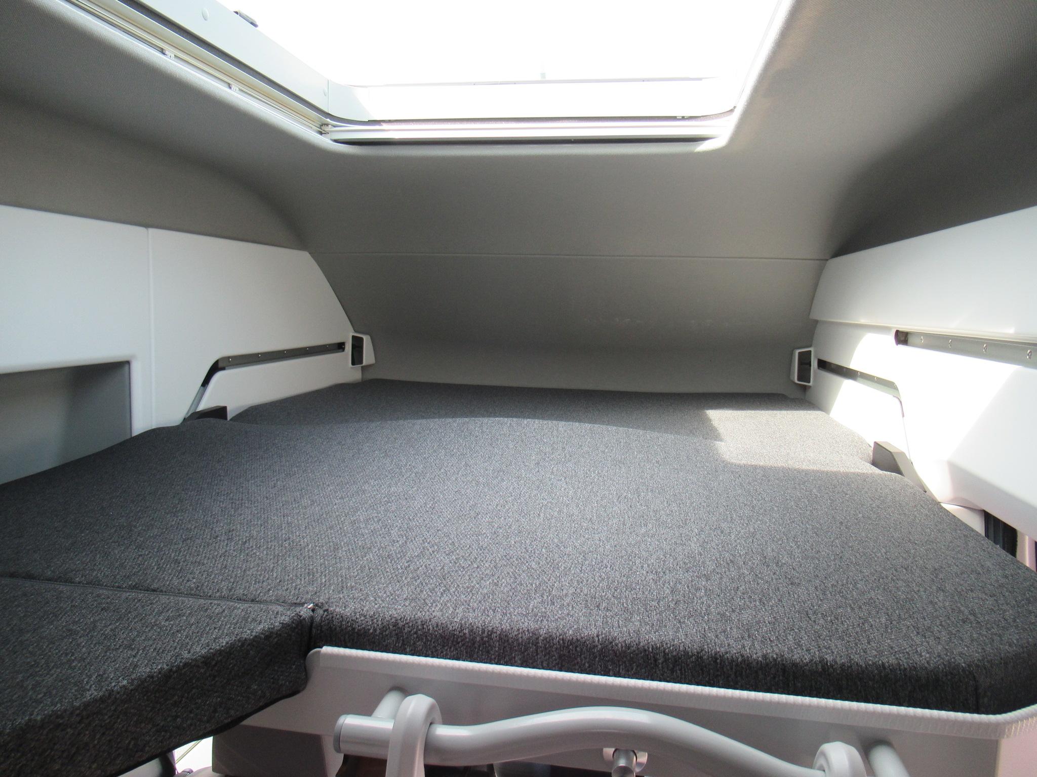 VOLKSWAGEN UTILITAIRES GRAND CALIFORNIA