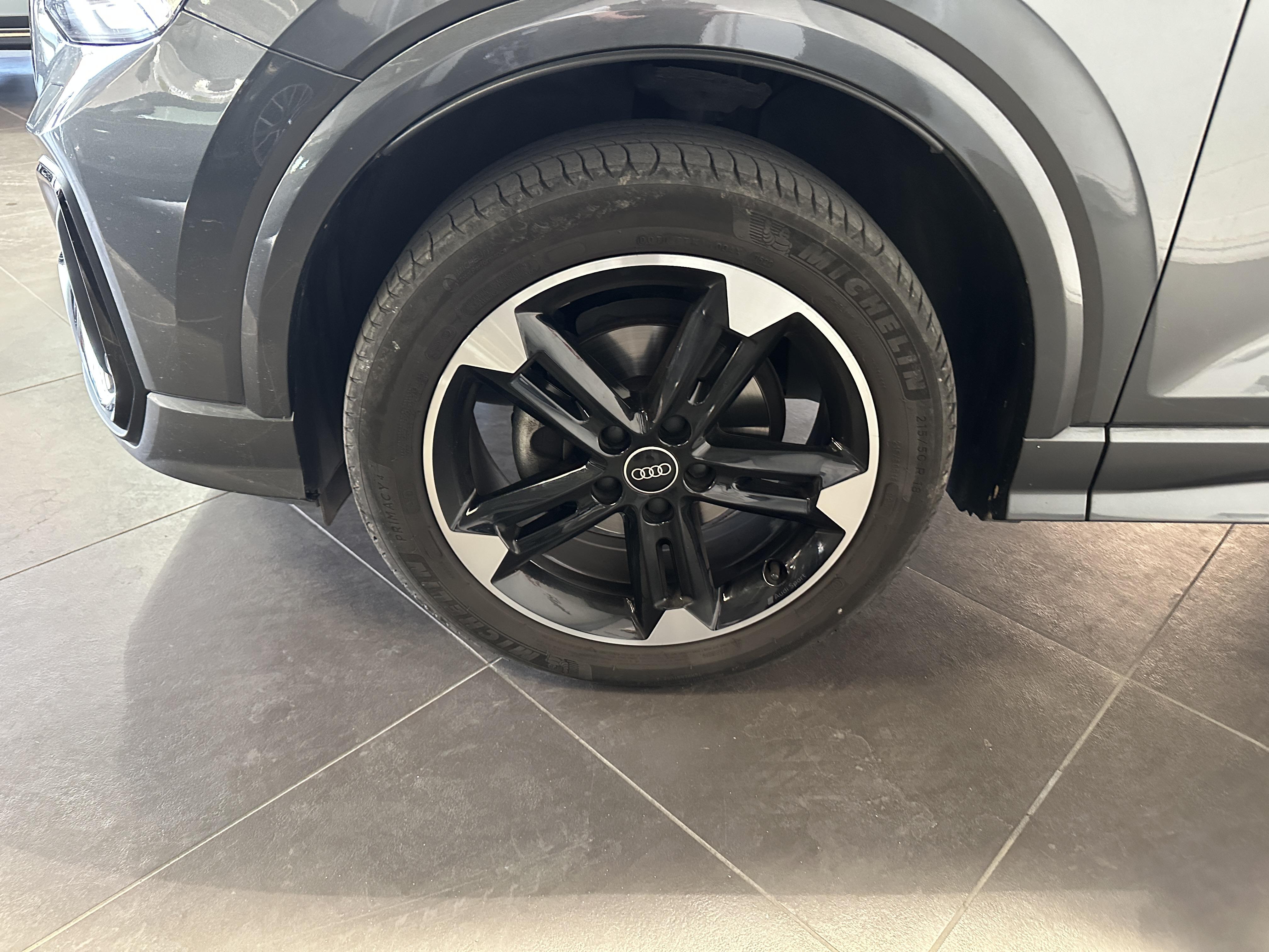 AUDI Q2
