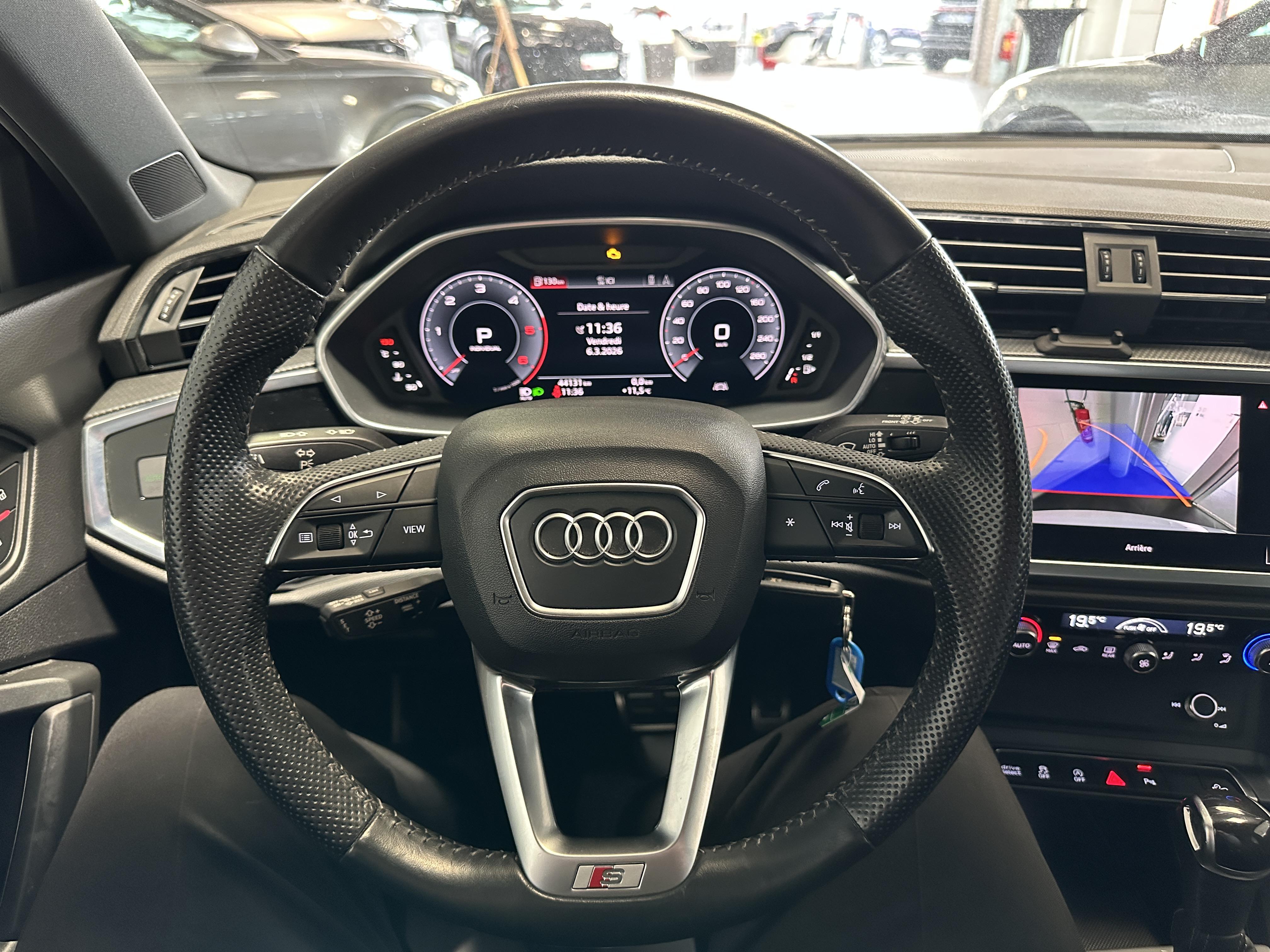 AUDI Q3