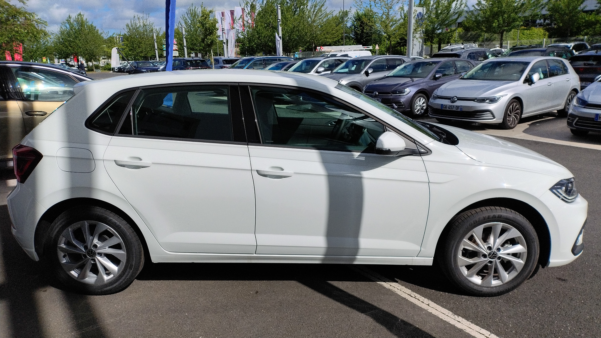 VOLKSWAGEN POLO
