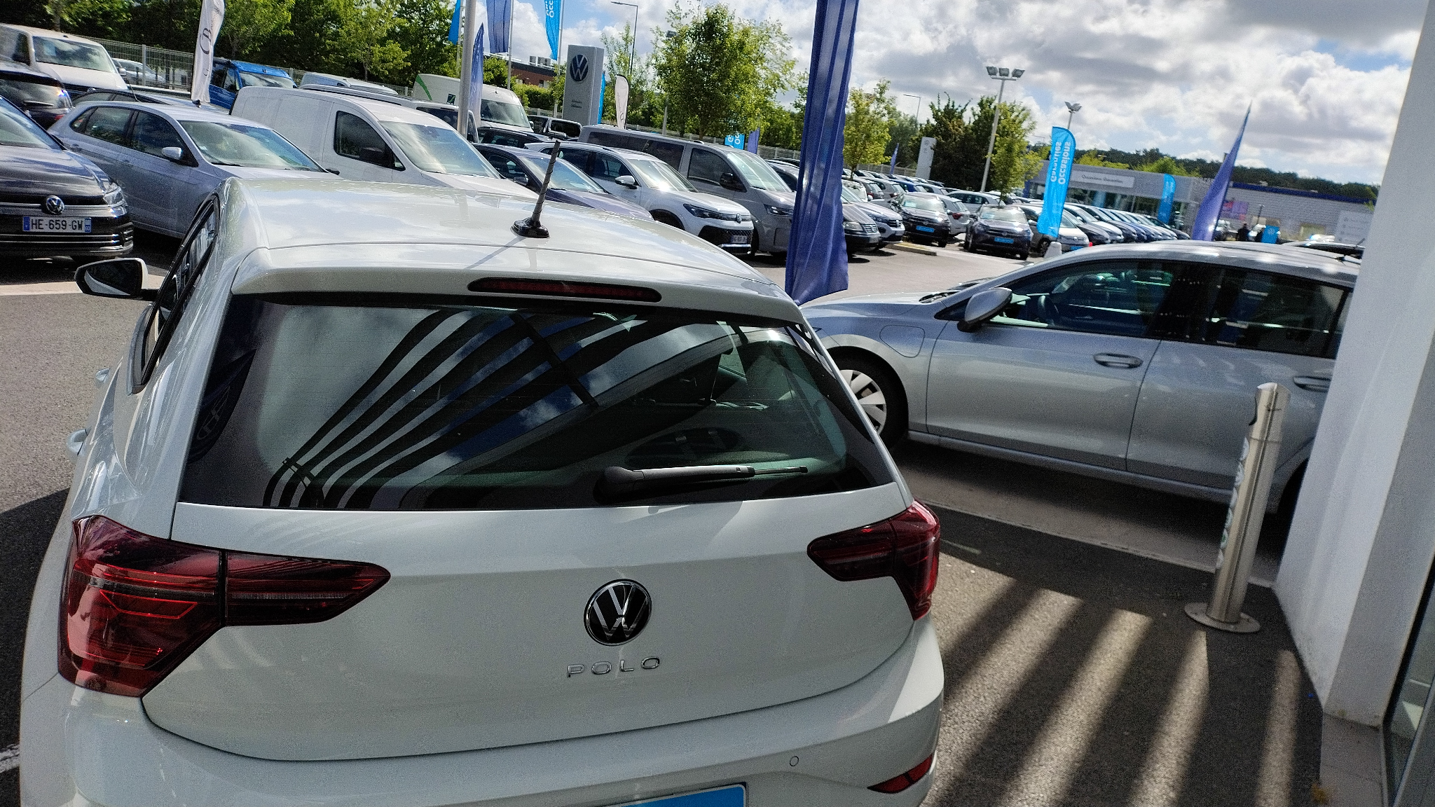 VOLKSWAGEN POLO
