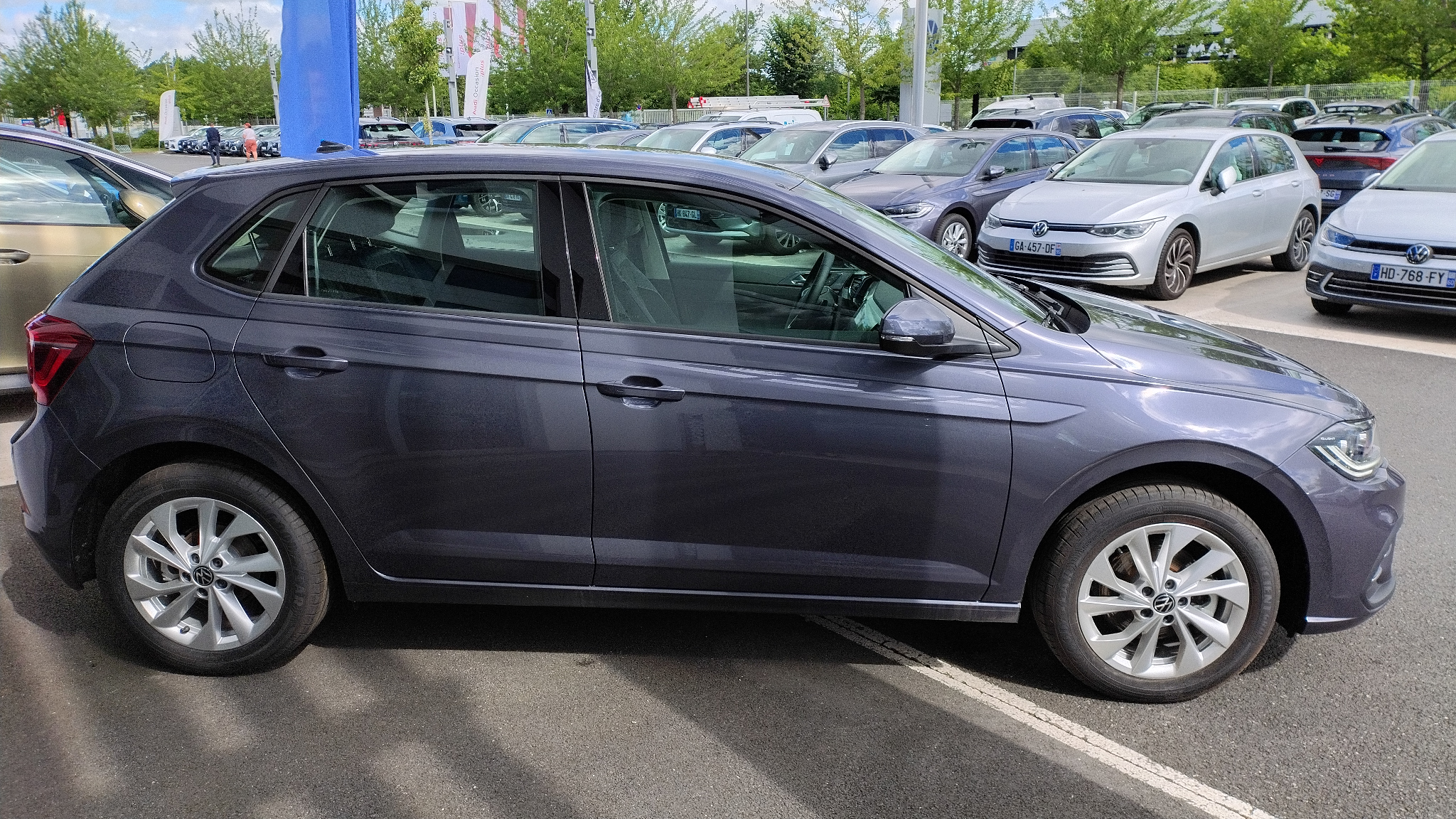 VOLKSWAGEN POLO