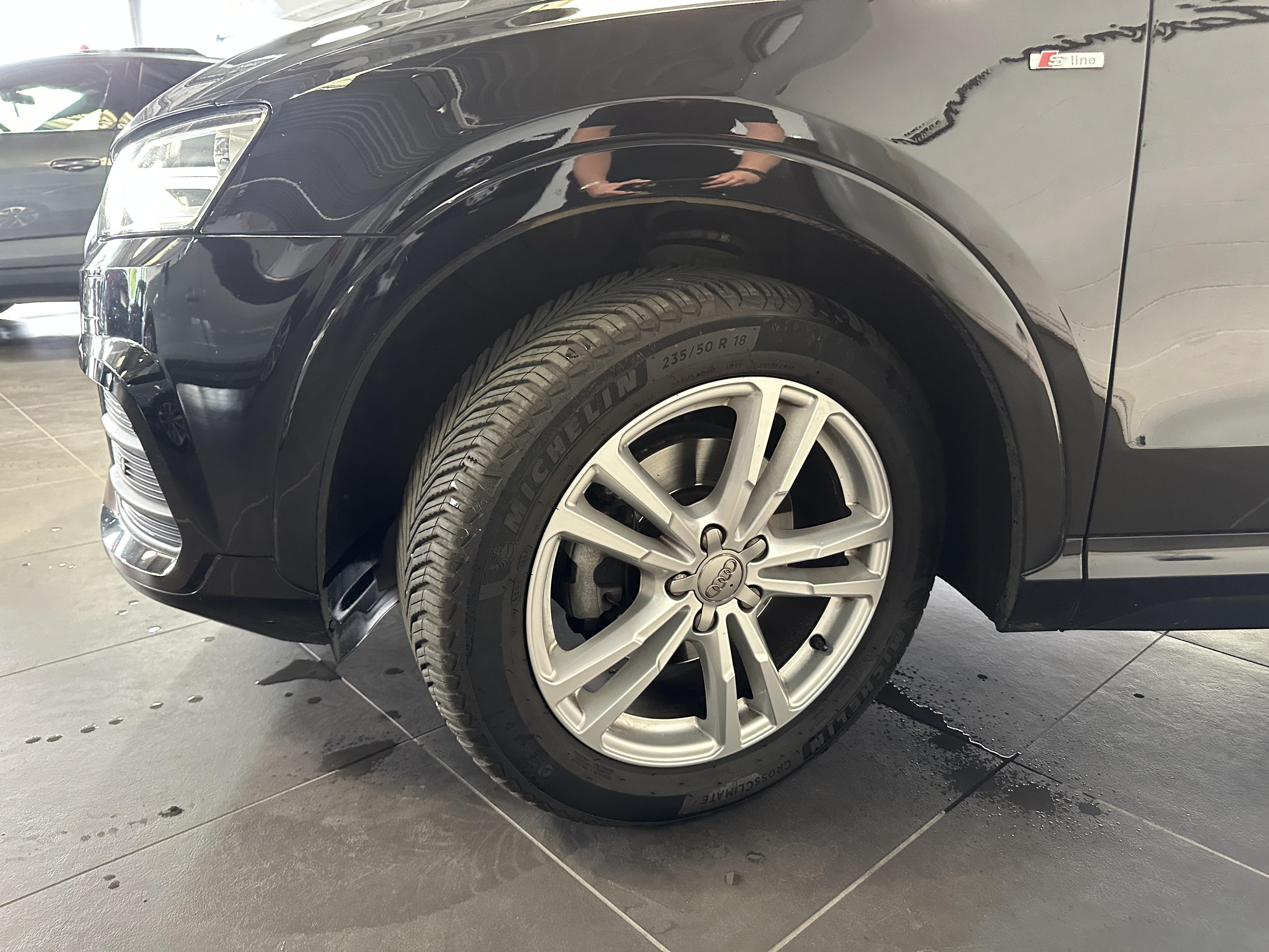 AUDI Q3