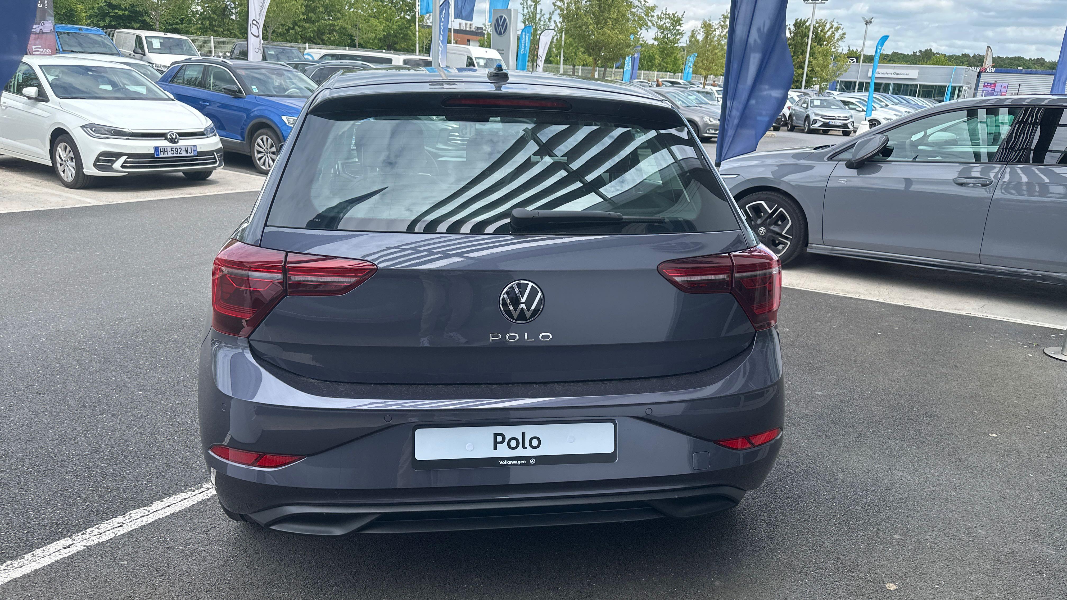 VOLKSWAGEN POLO