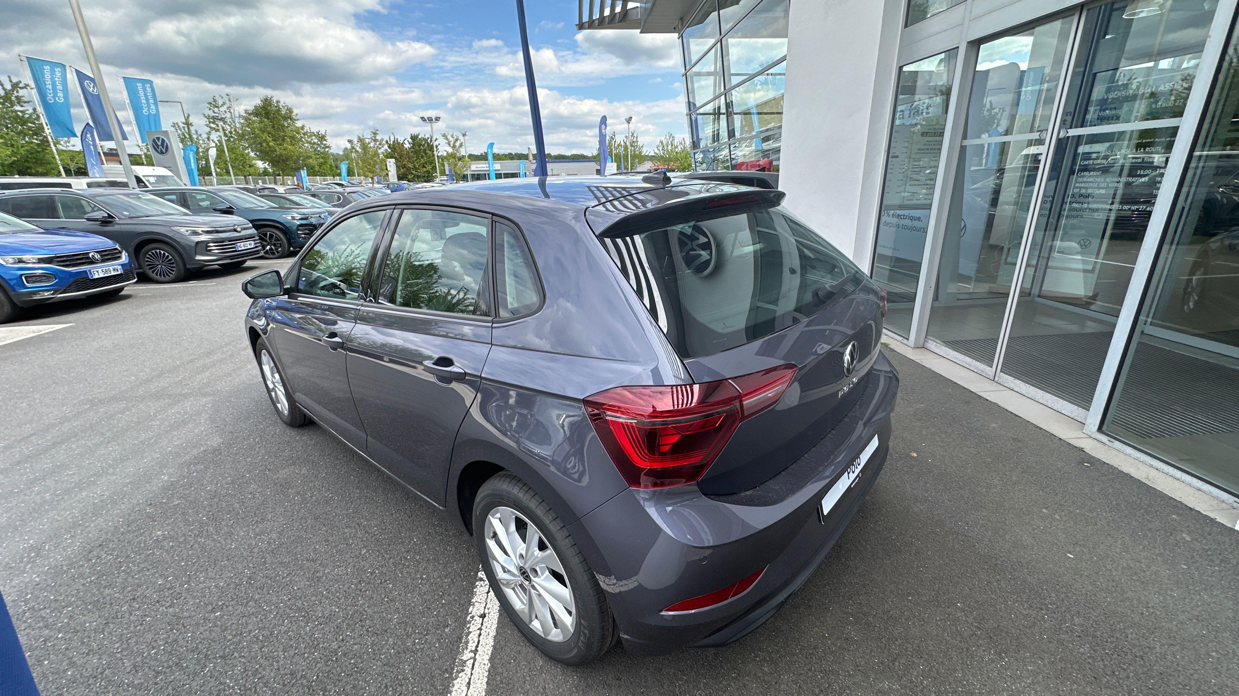 VOLKSWAGEN POLO