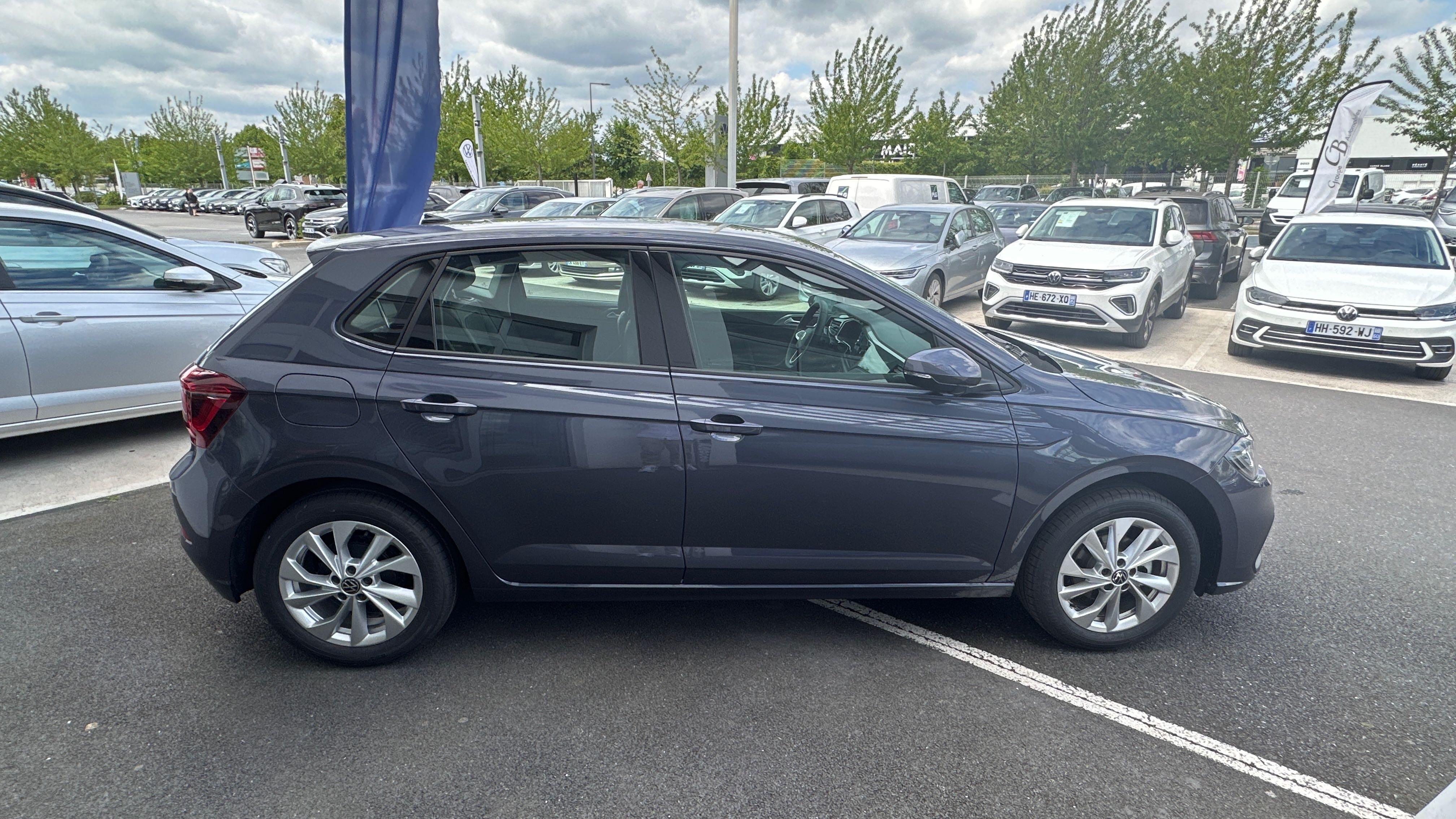 VOLKSWAGEN POLO