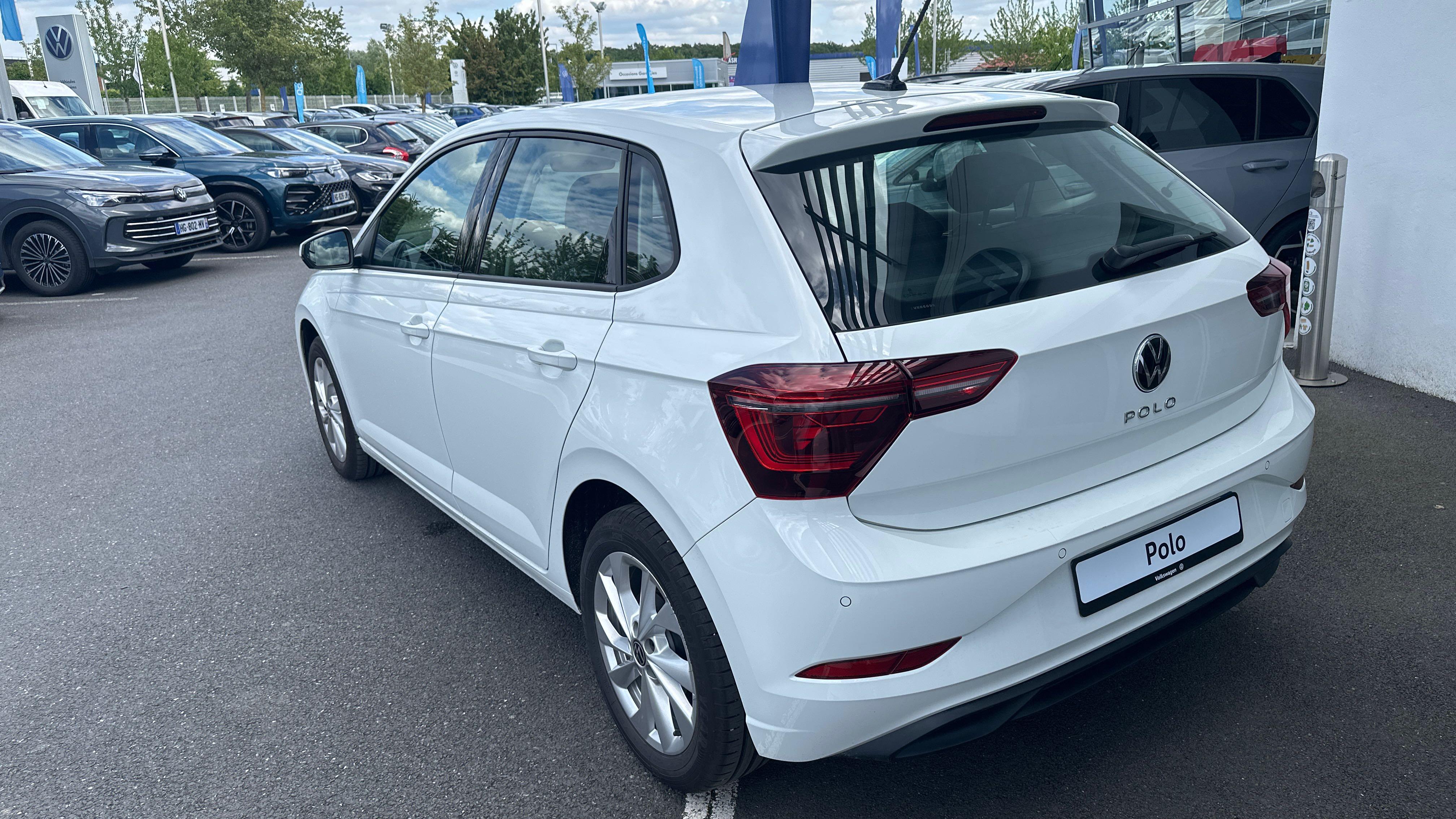 VOLKSWAGEN POLO