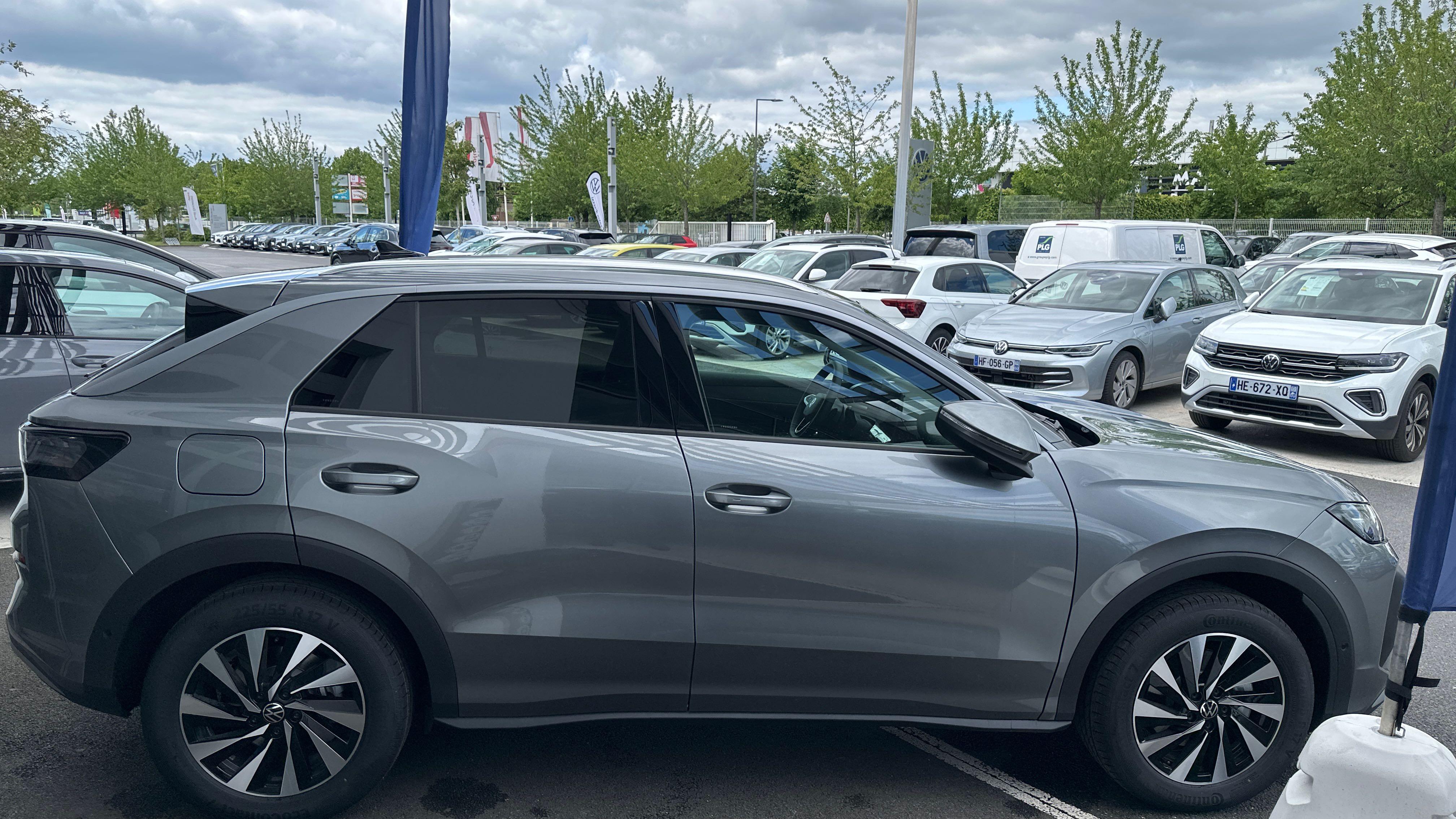 VOLKSWAGEN T-ROC