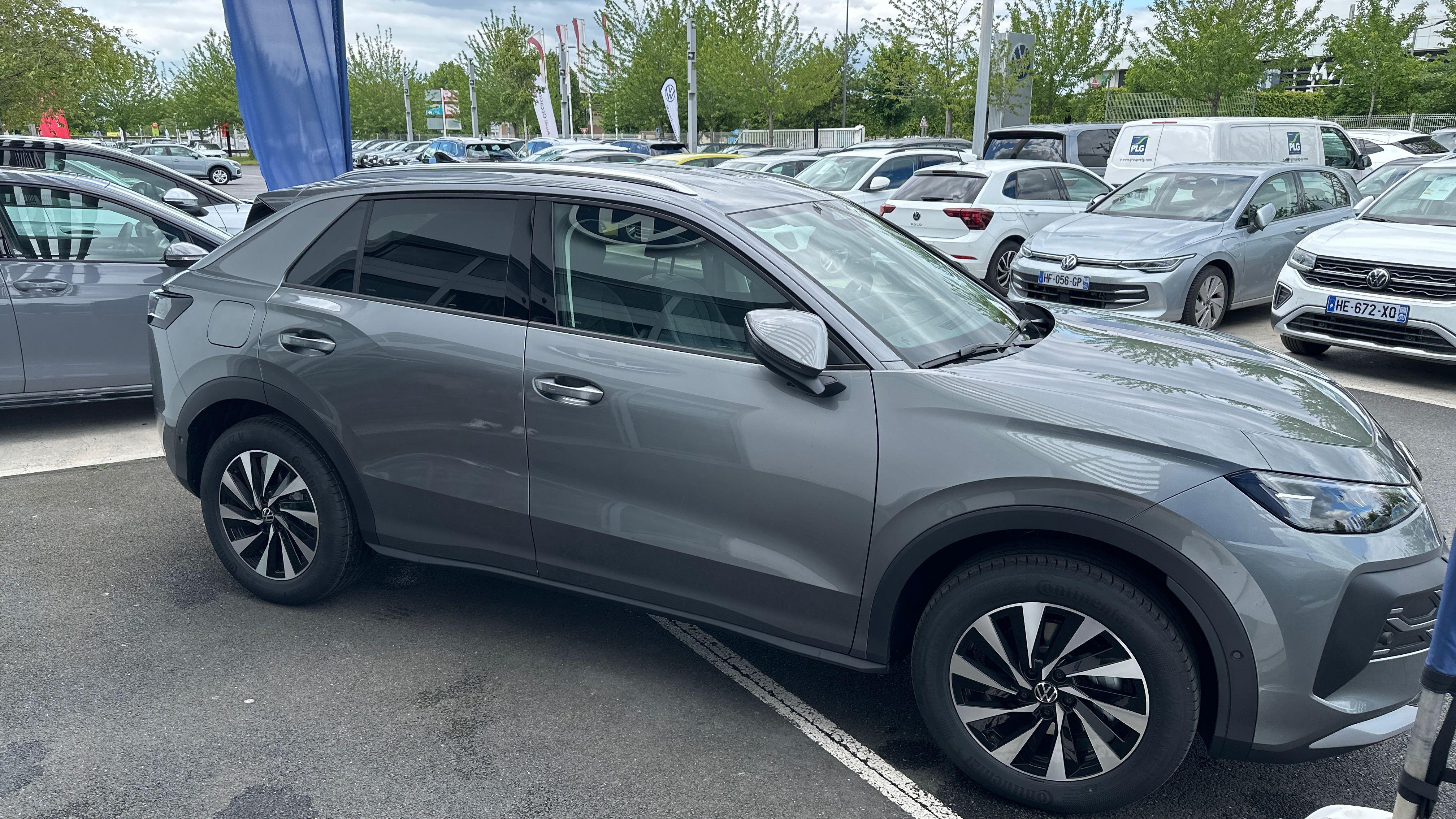 VOLKSWAGEN T-ROC