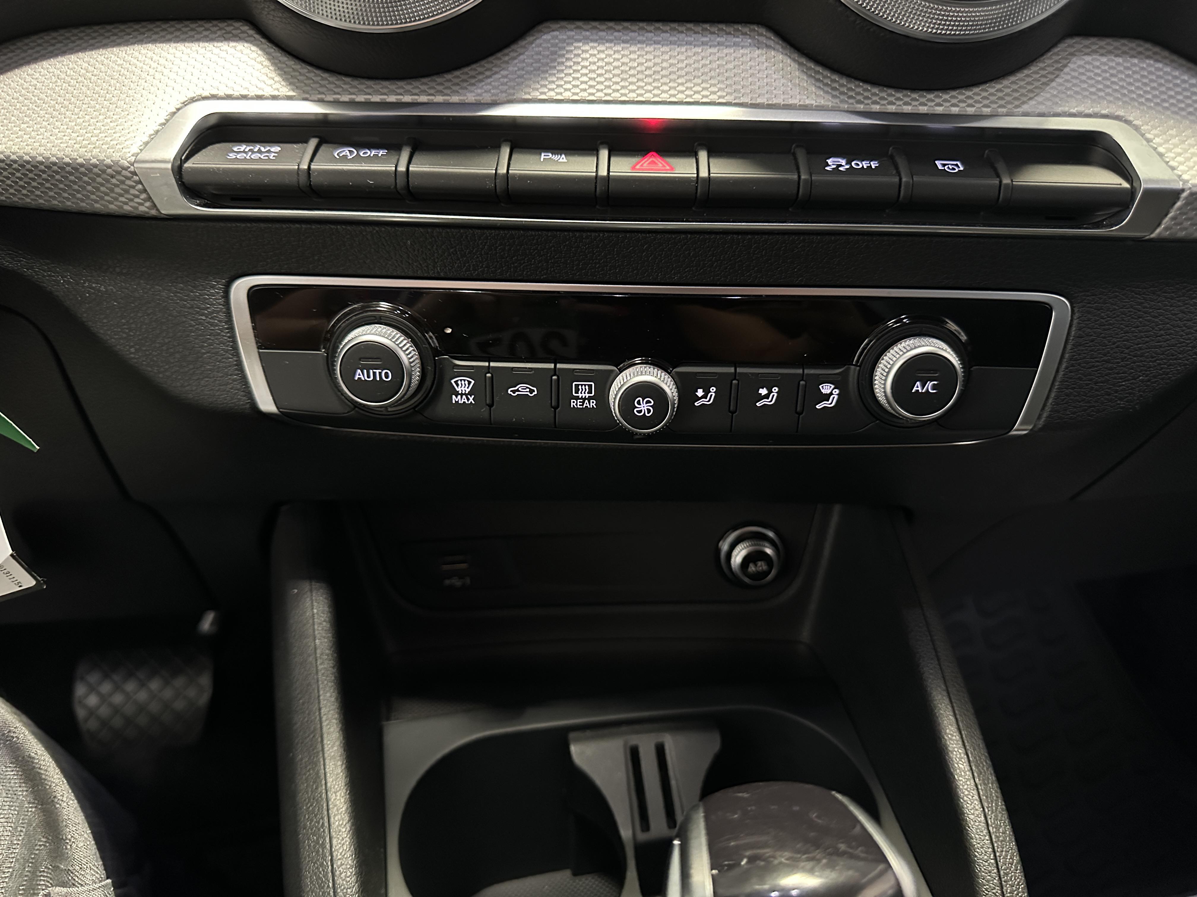 AUDI Q2