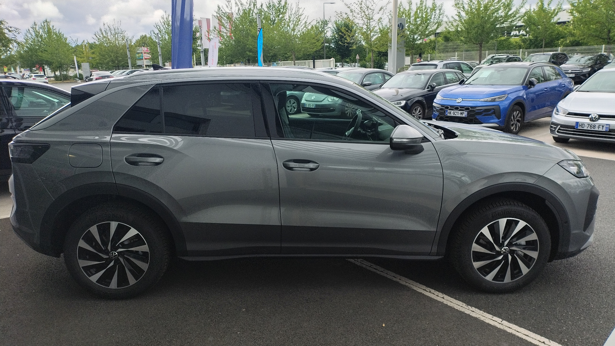 VOLKSWAGEN T-ROC