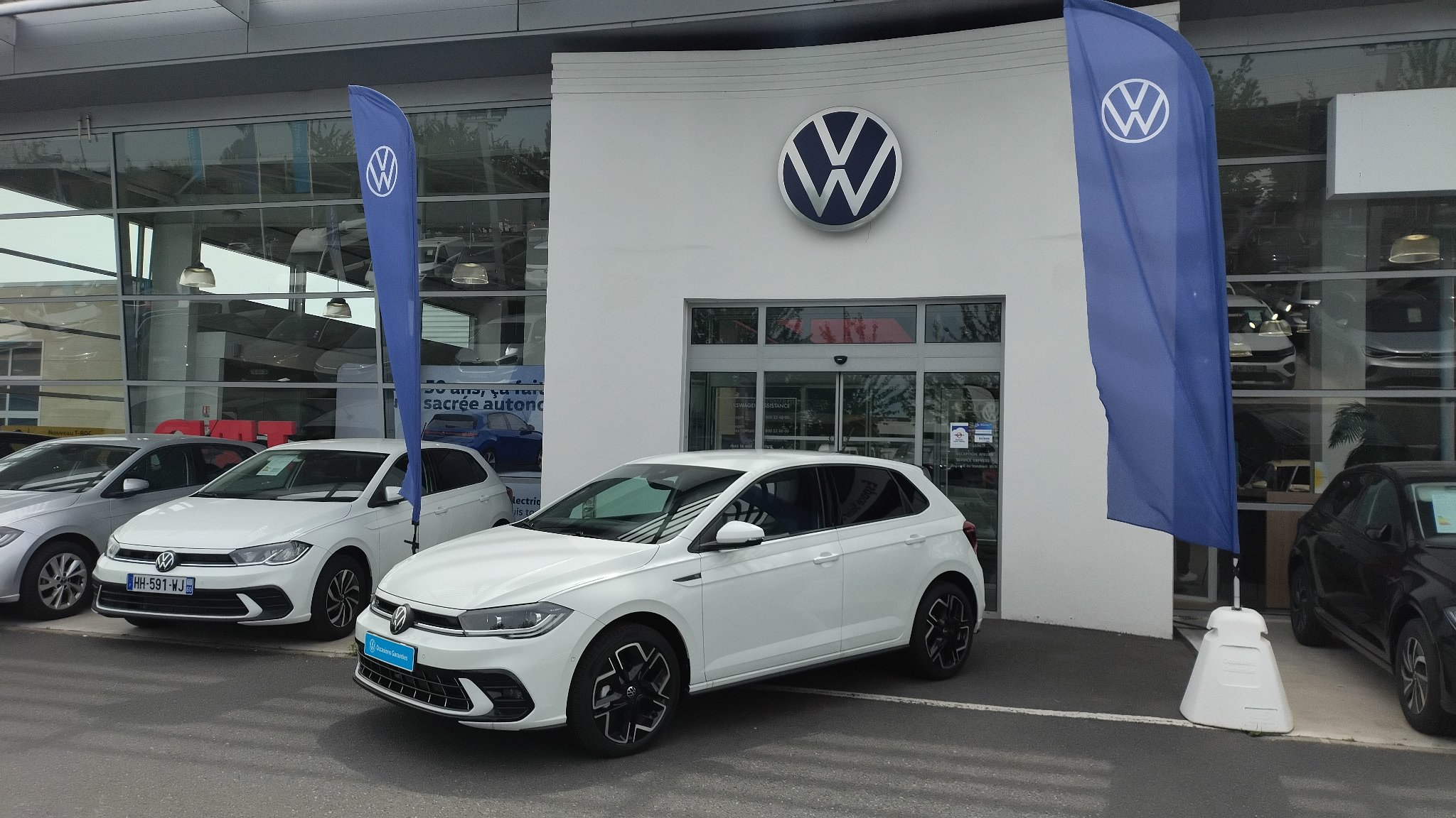 VOLKSWAGEN POLO