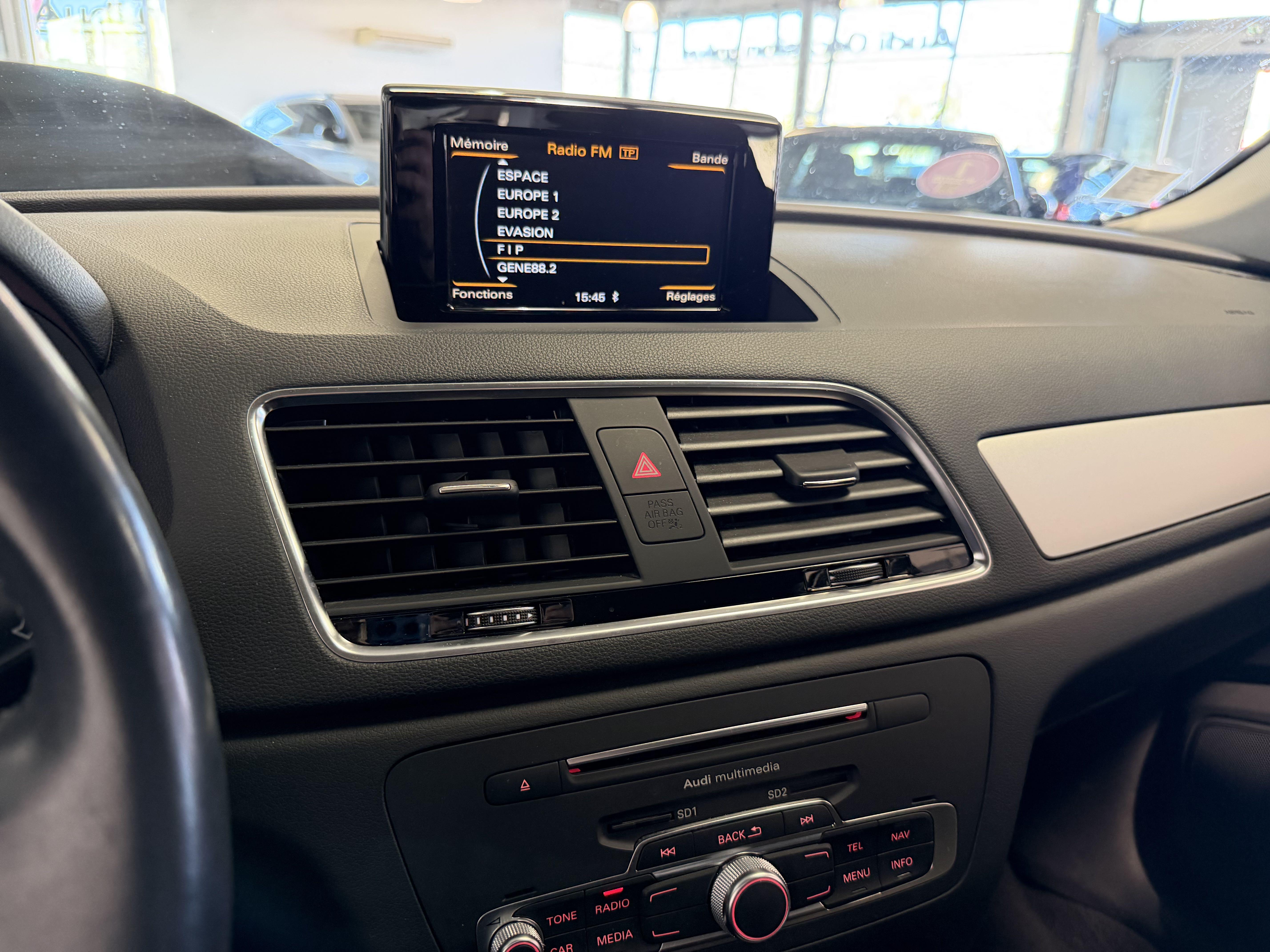 AUDI Q3