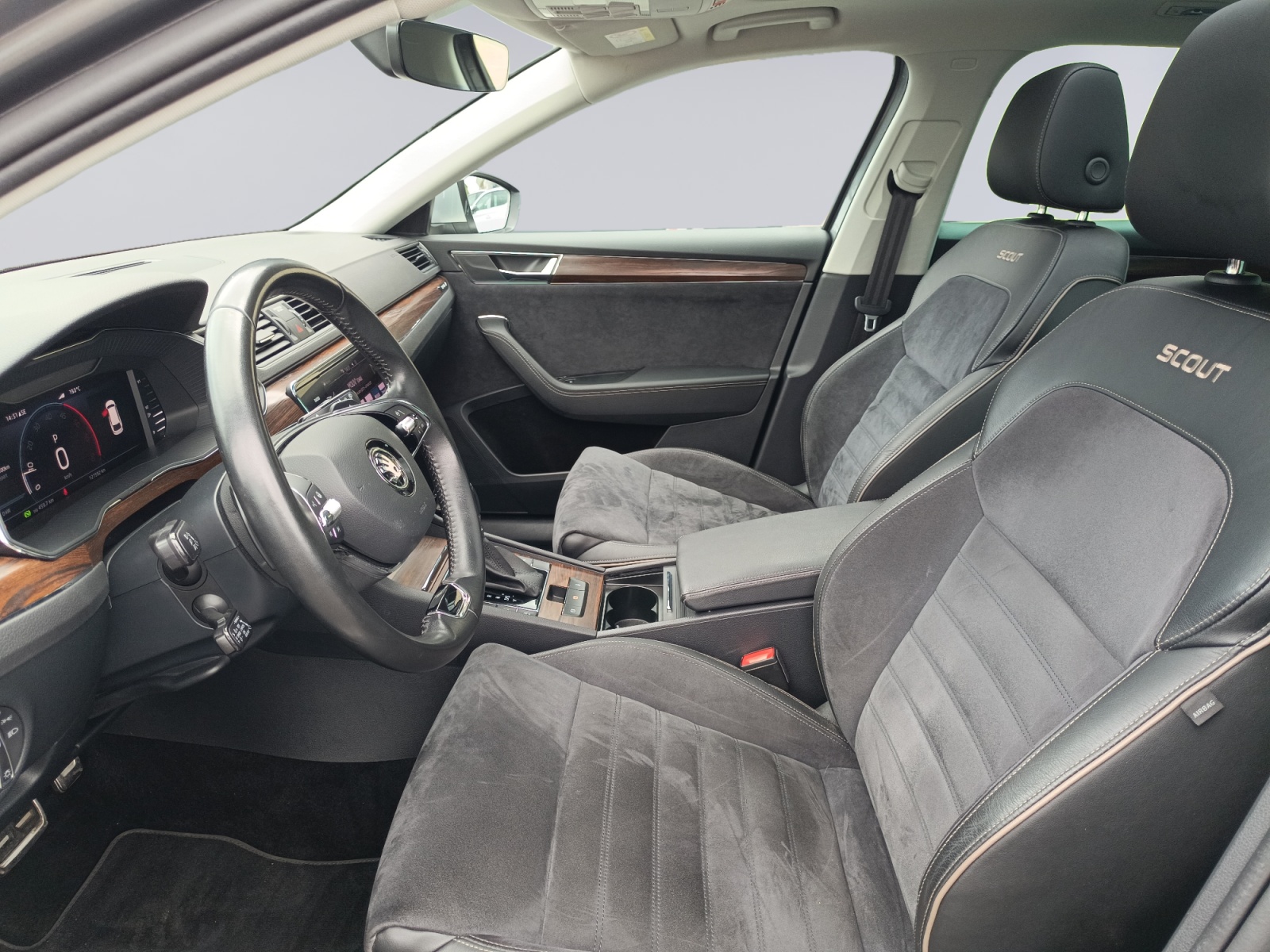 SKODA SUPERB COMBI