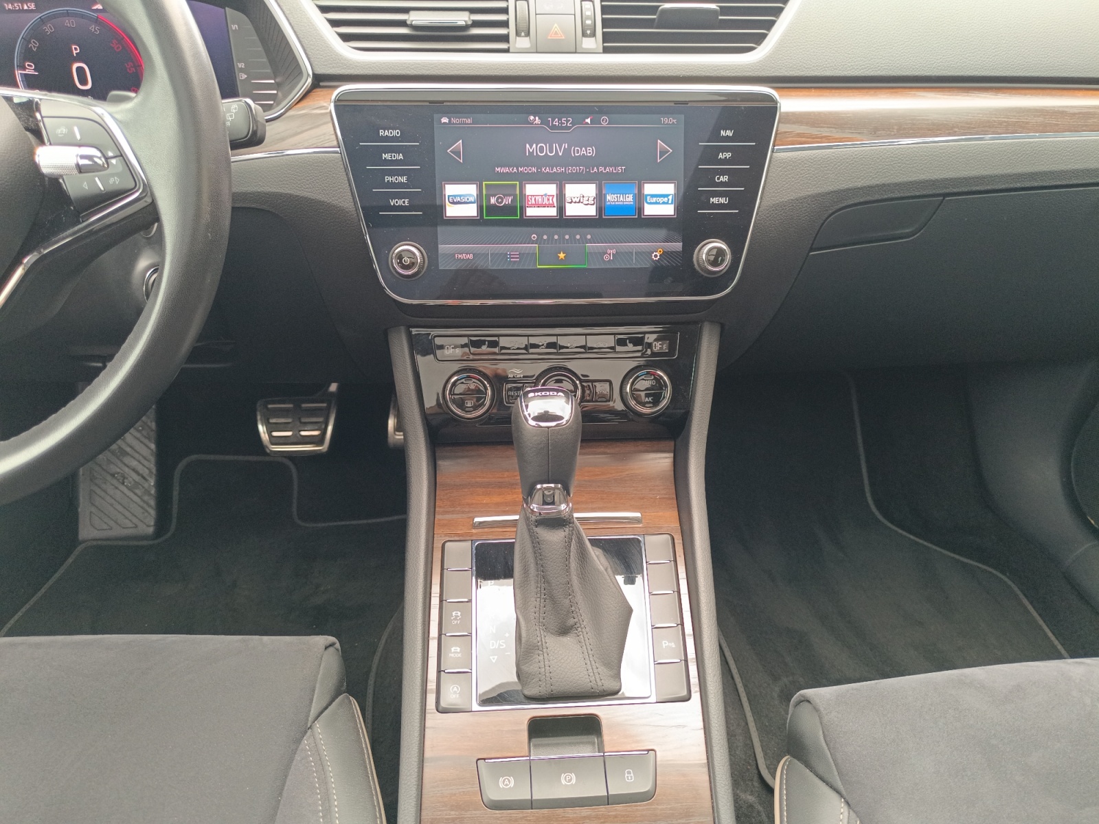 SKODA SUPERB COMBI