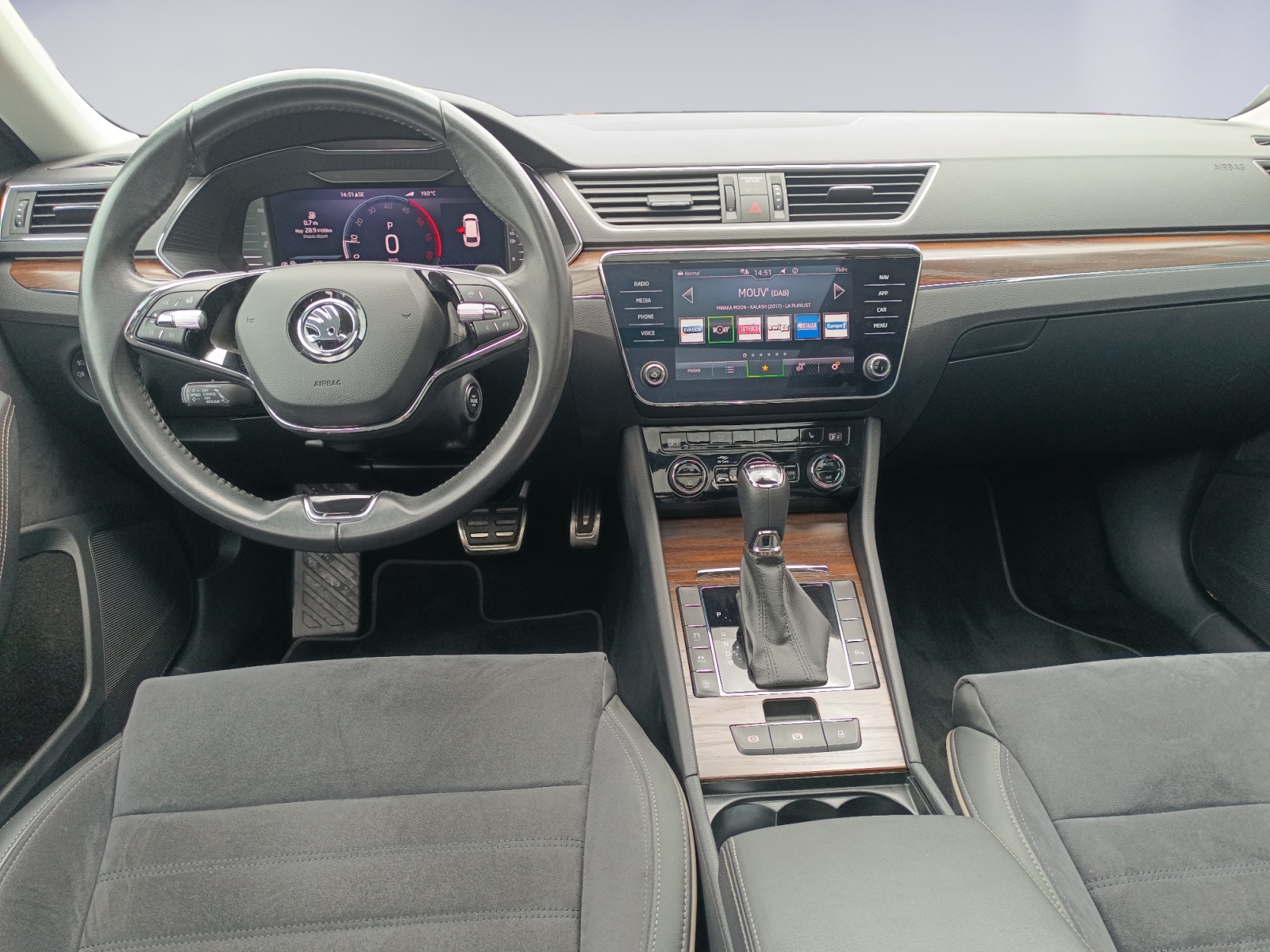 SKODA SUPERB COMBI