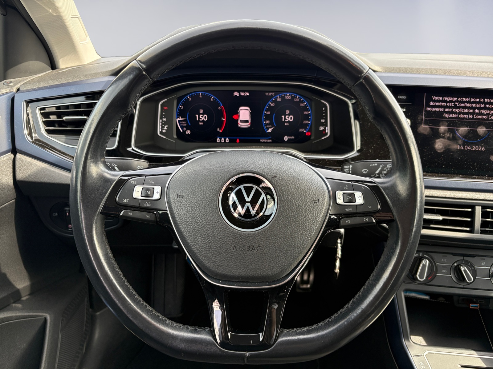 VOLKSWAGEN POLO