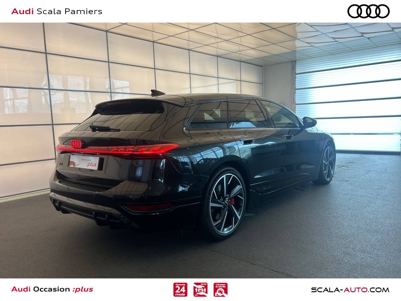AUDI S6+E TRON+AVANT